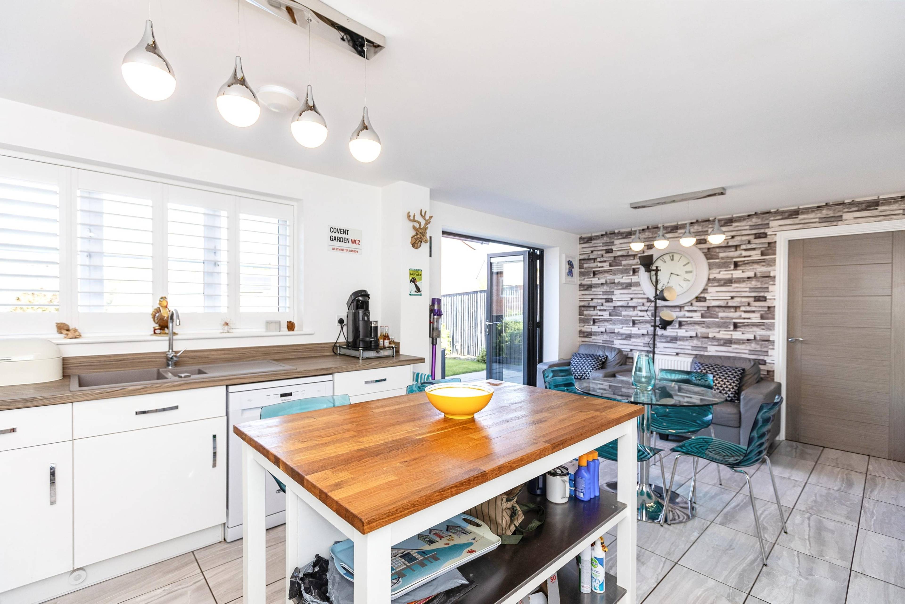 Kitchen/Dining Room