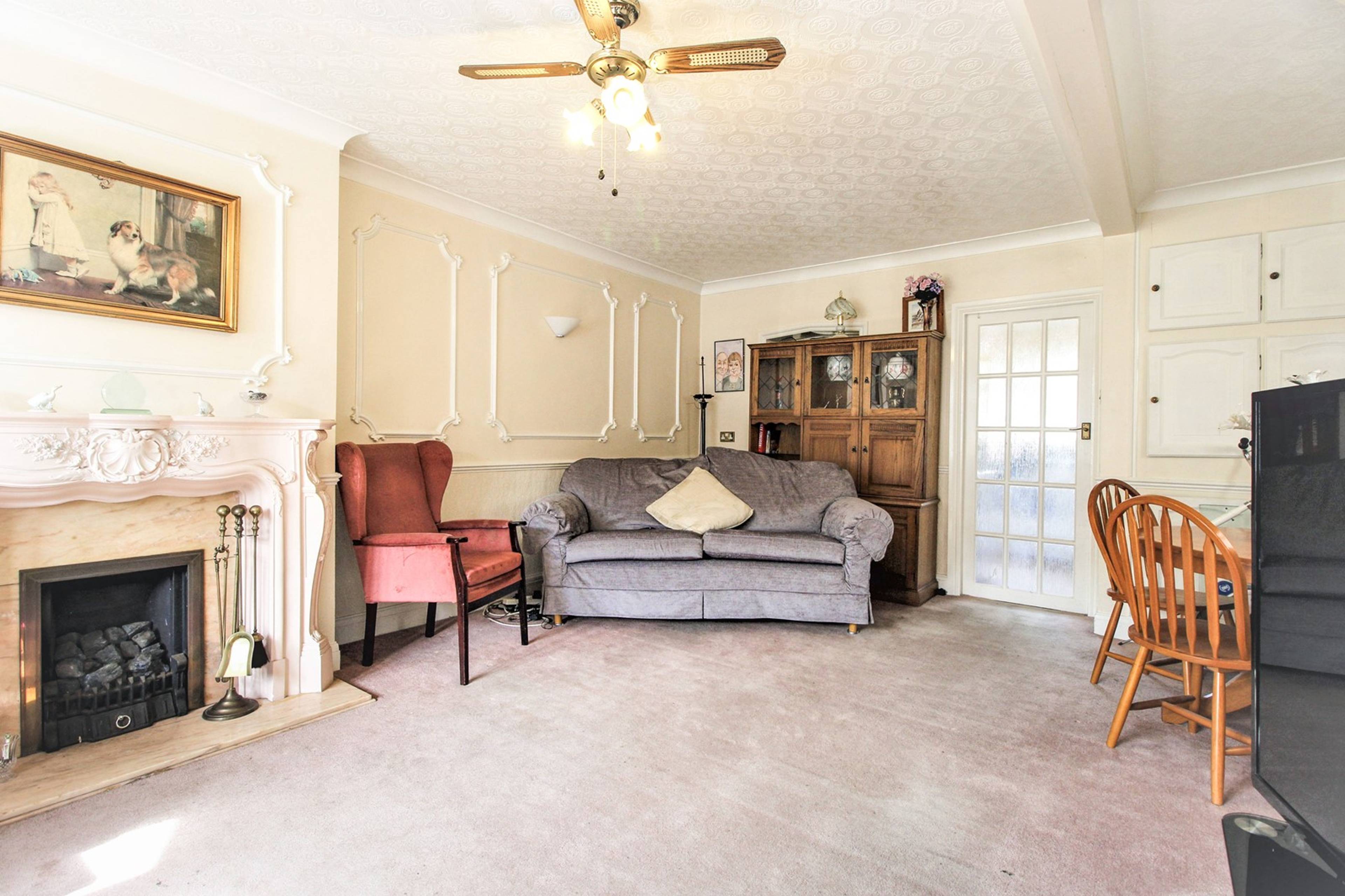 Lounge/Dining Room