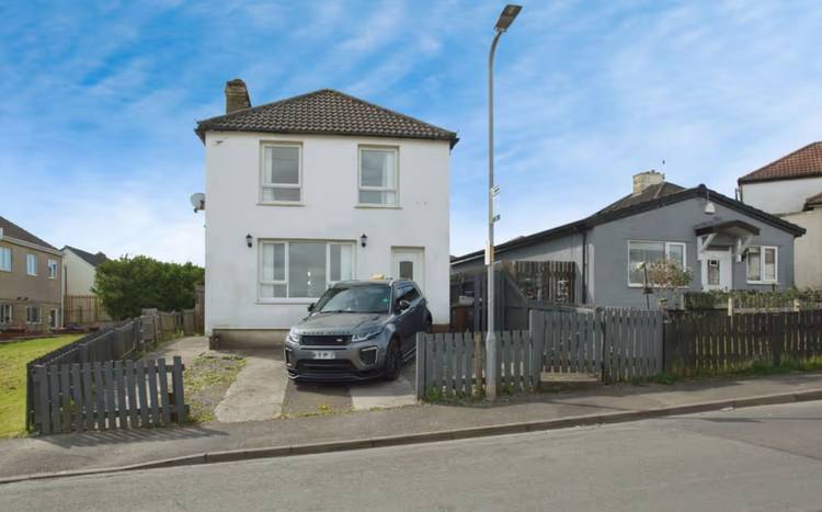 3 bedroom detached house