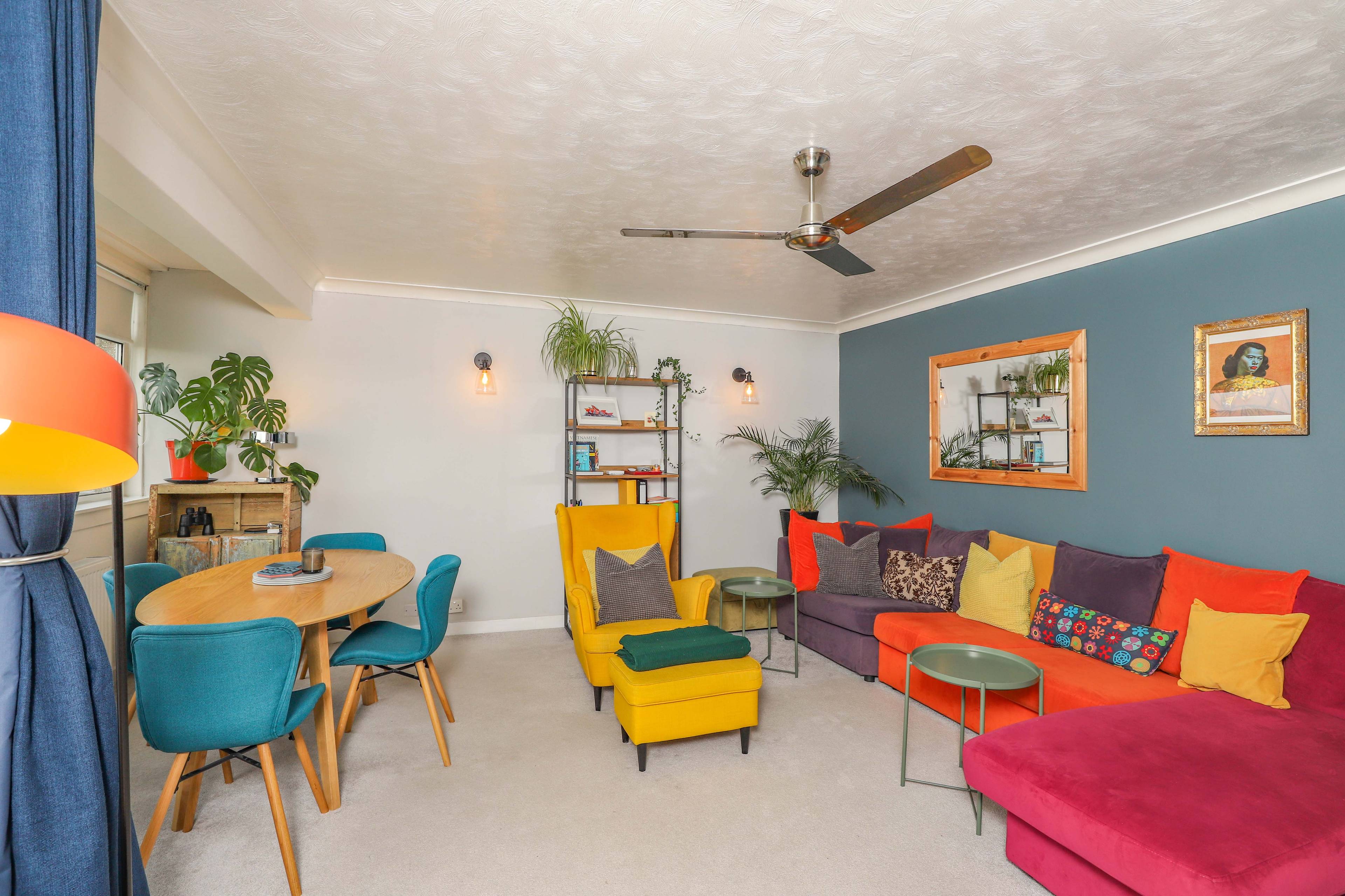 Lounge/Dining Room