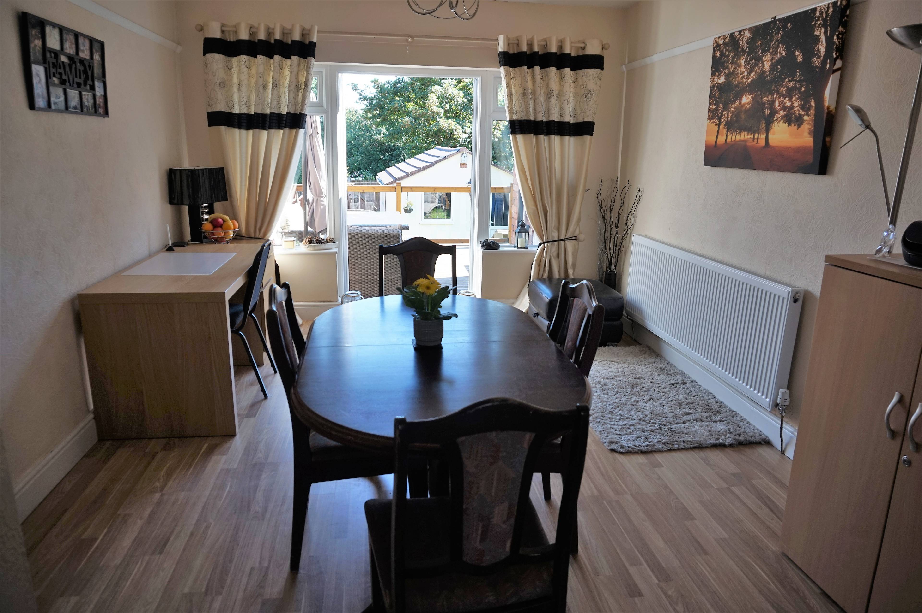 Lounge/Dining Room