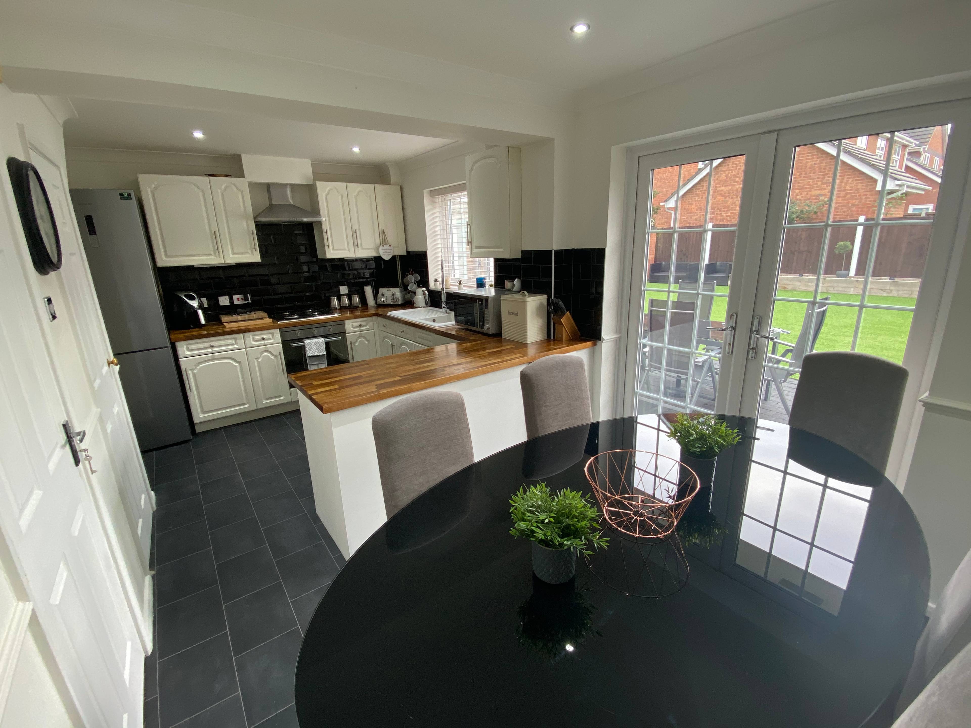 Kitchen/Dining Room