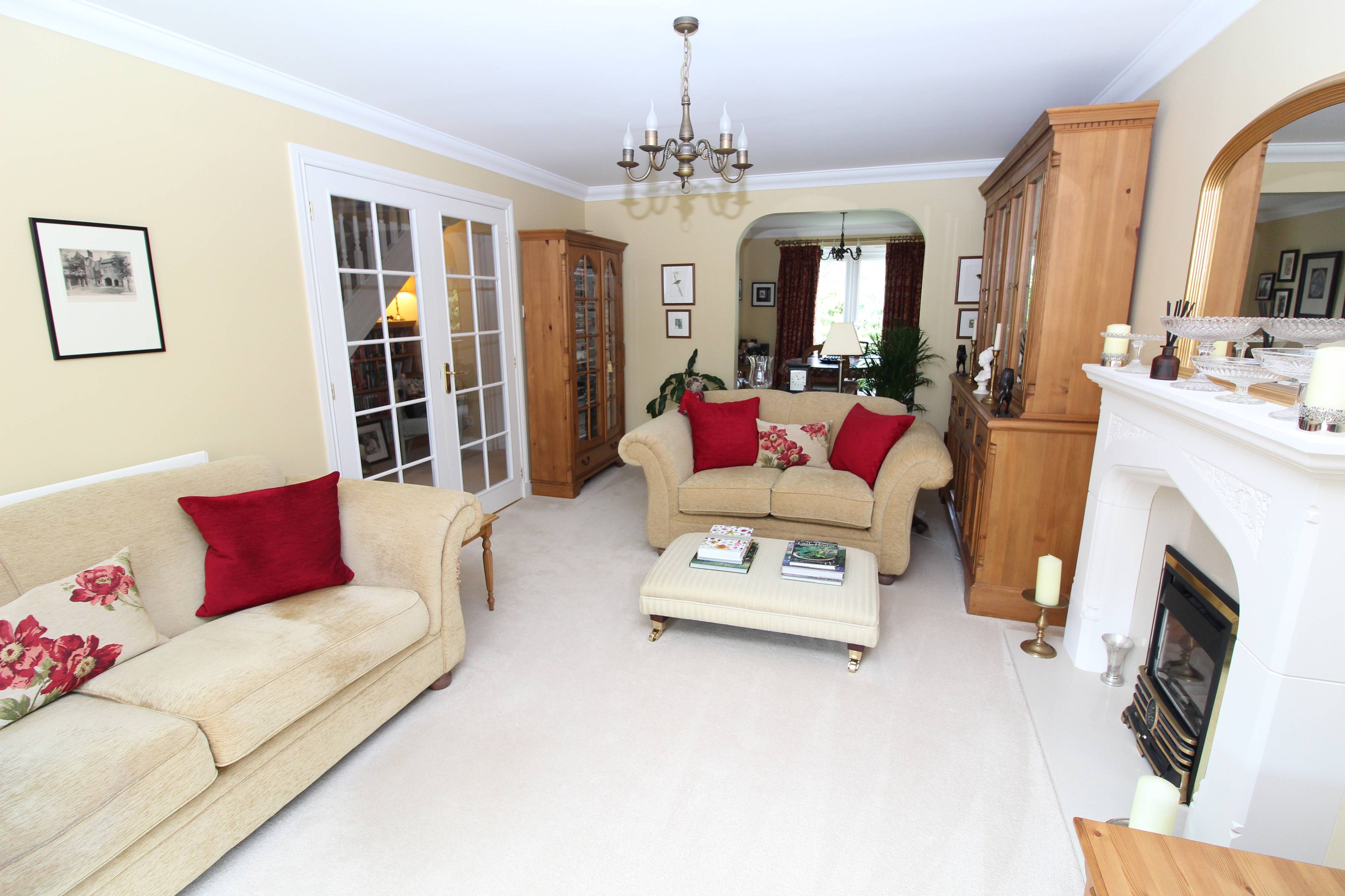 Lounge/Dining Room