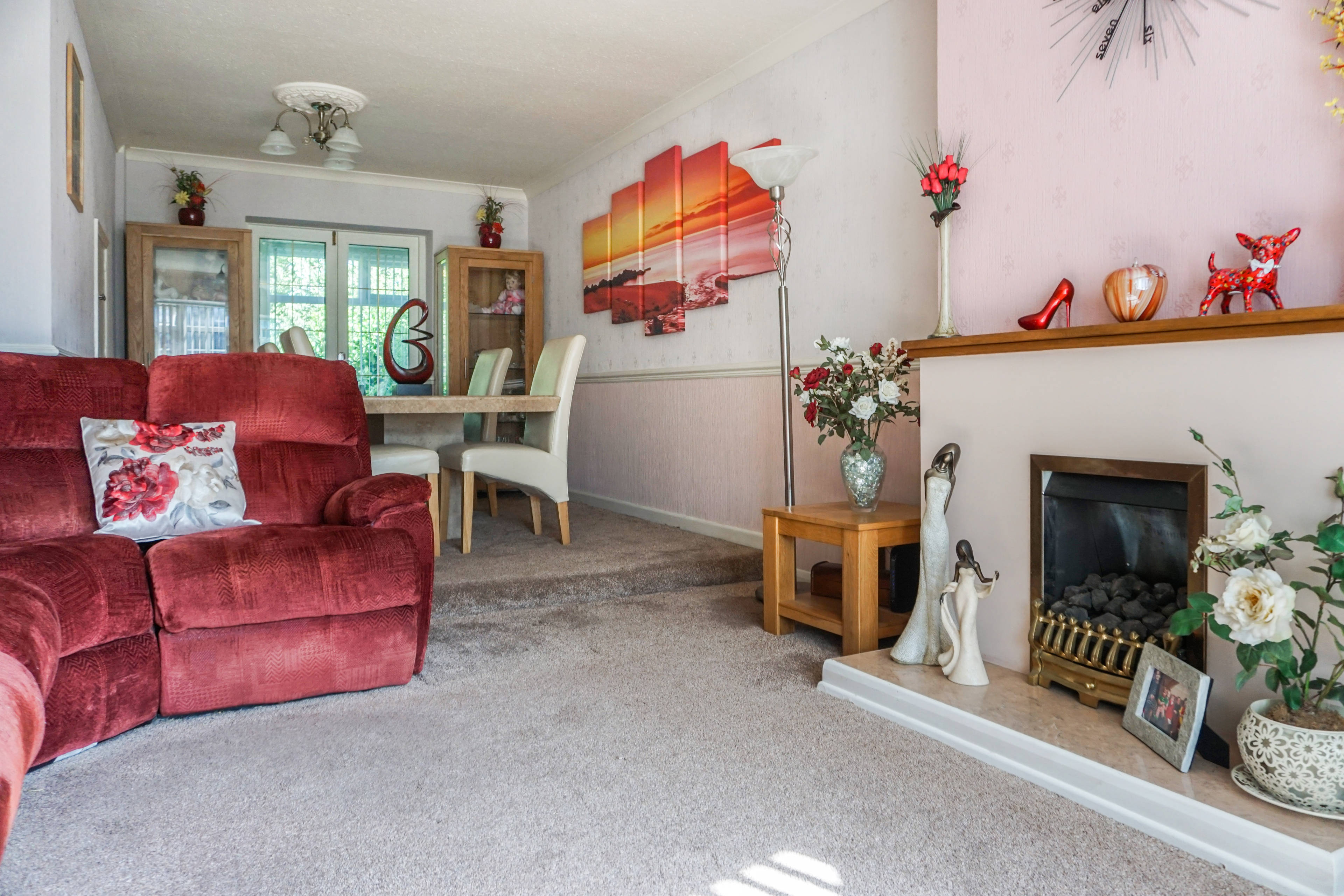 Lounge/Dining Room