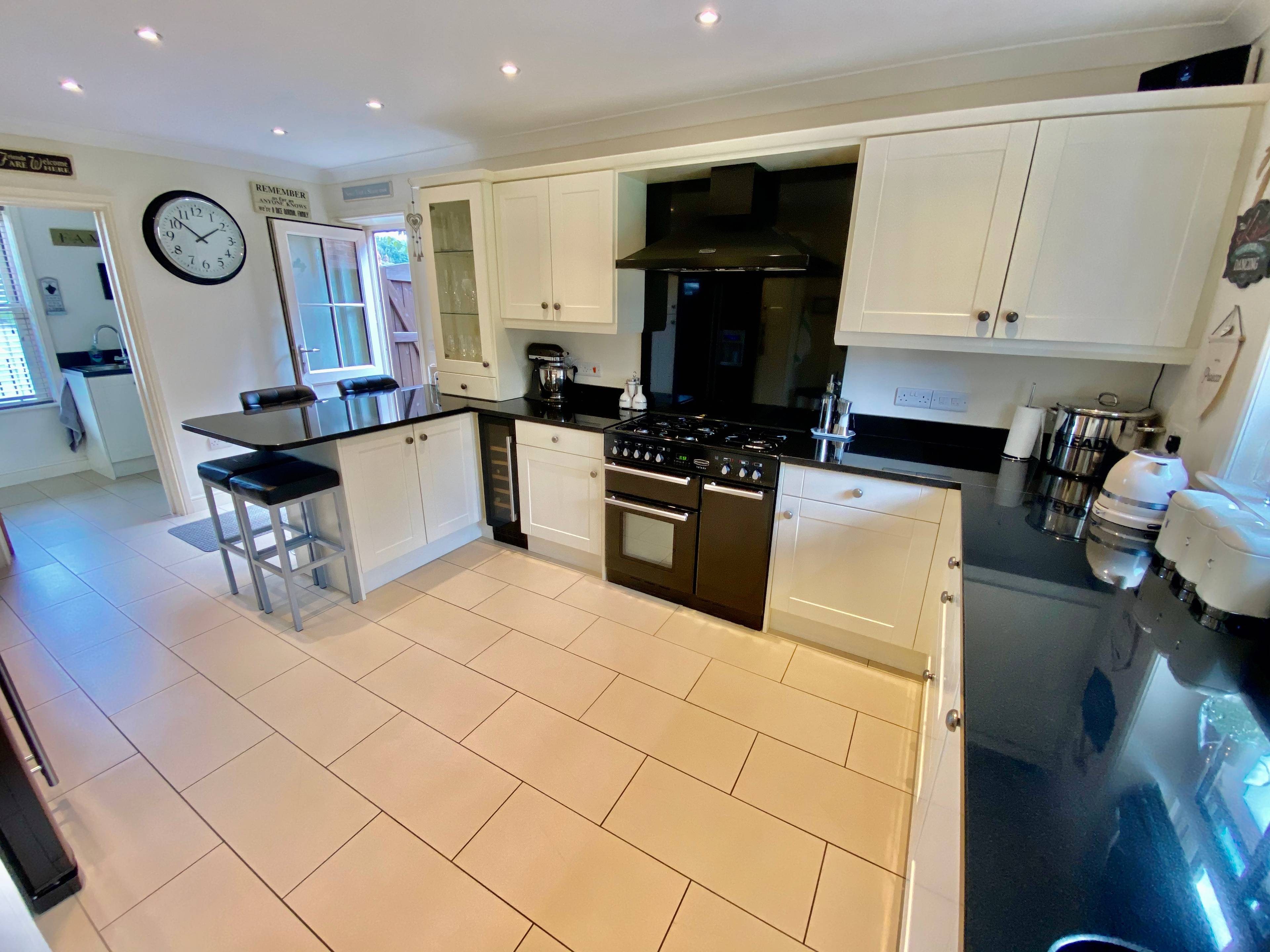 Kitchen/Breakfast