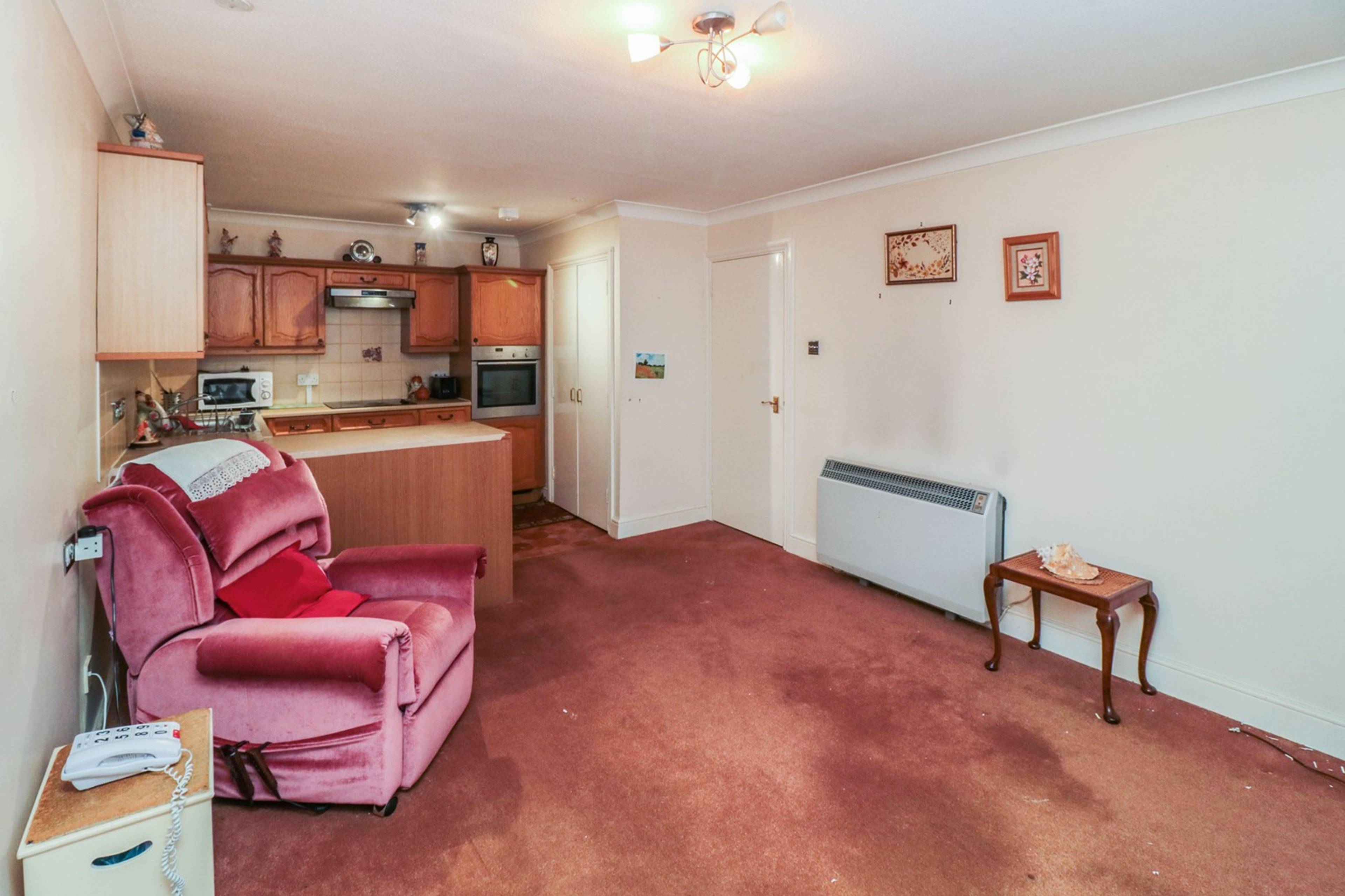 Lounge / Kitchen