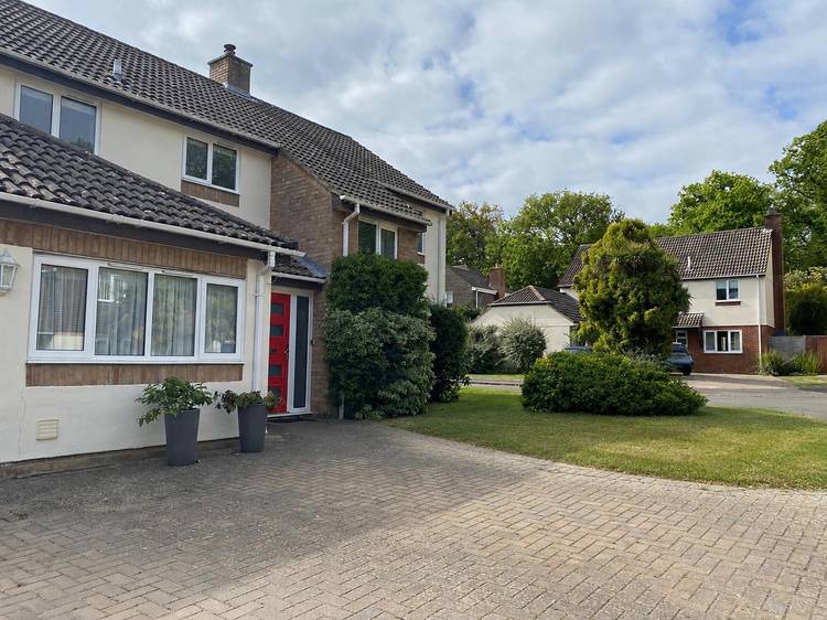 4 bedroom detached house