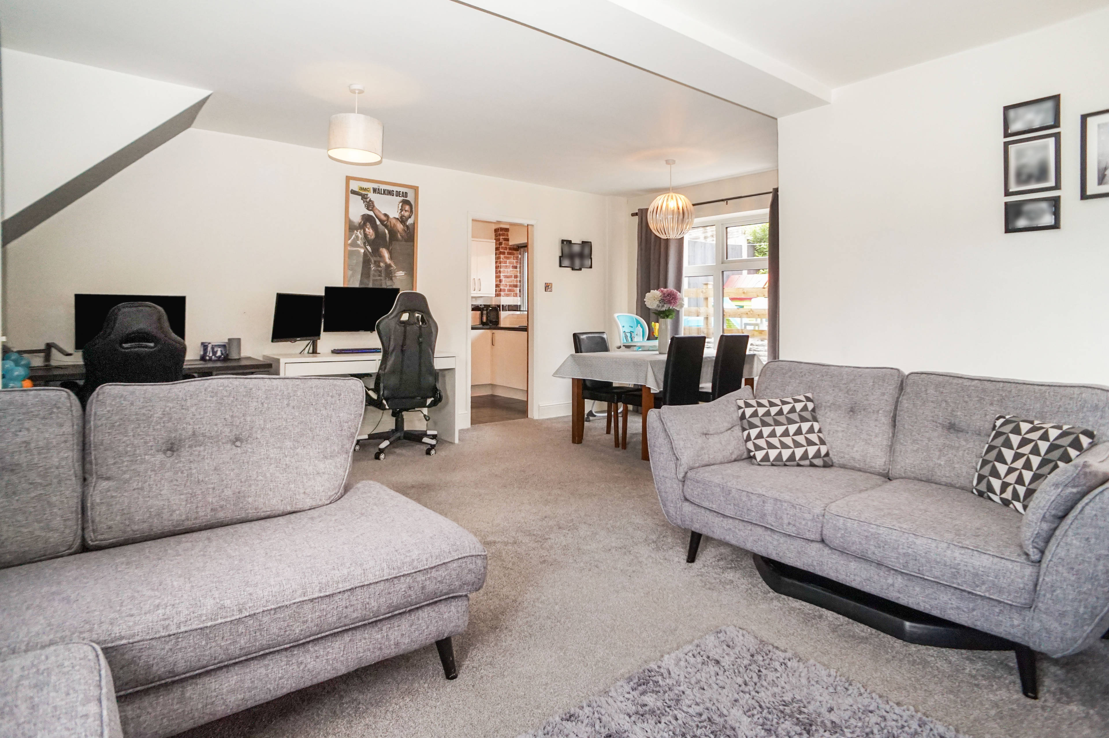 Lounge/Dining Room