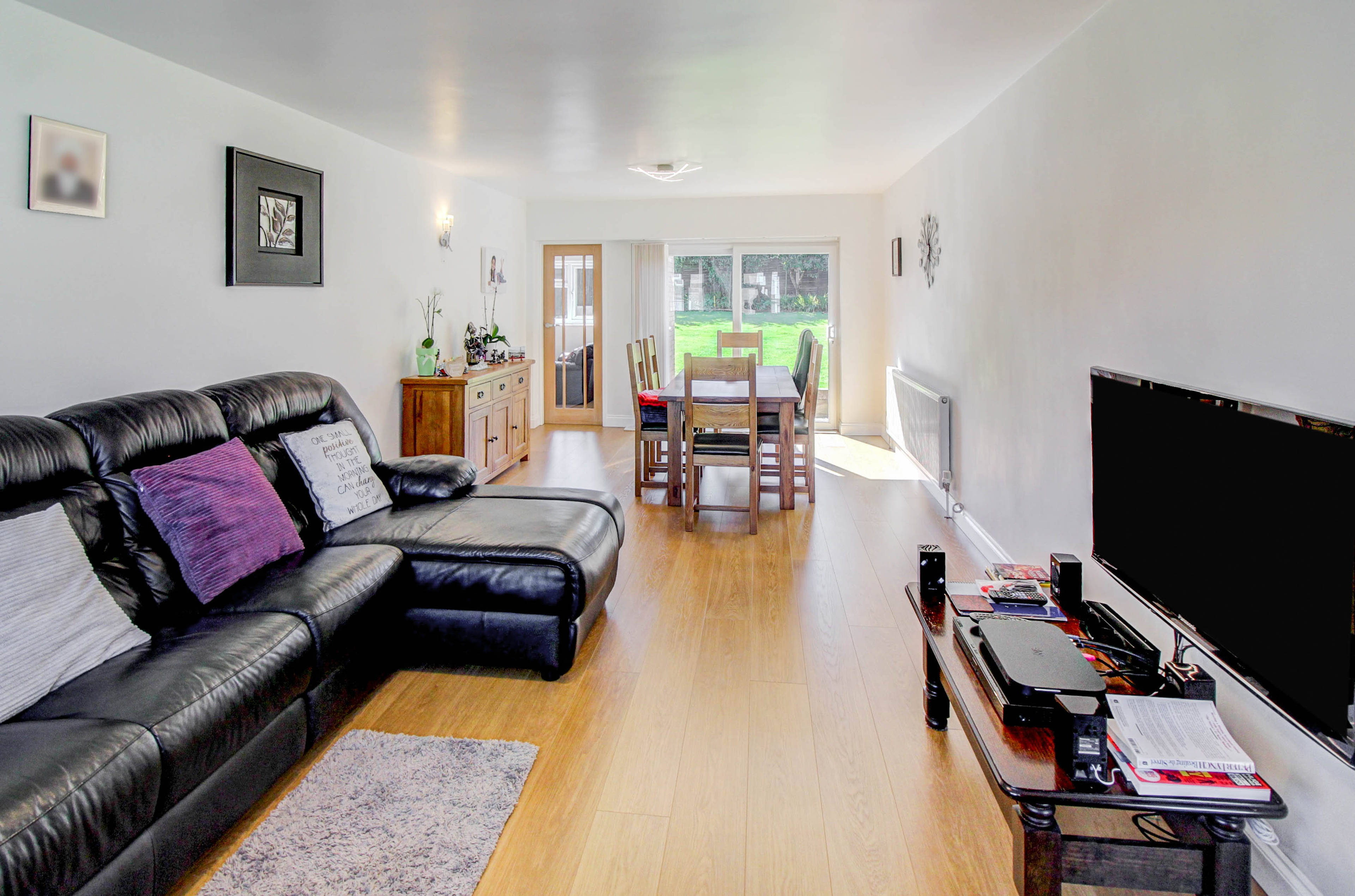 Lounge/Dining Room