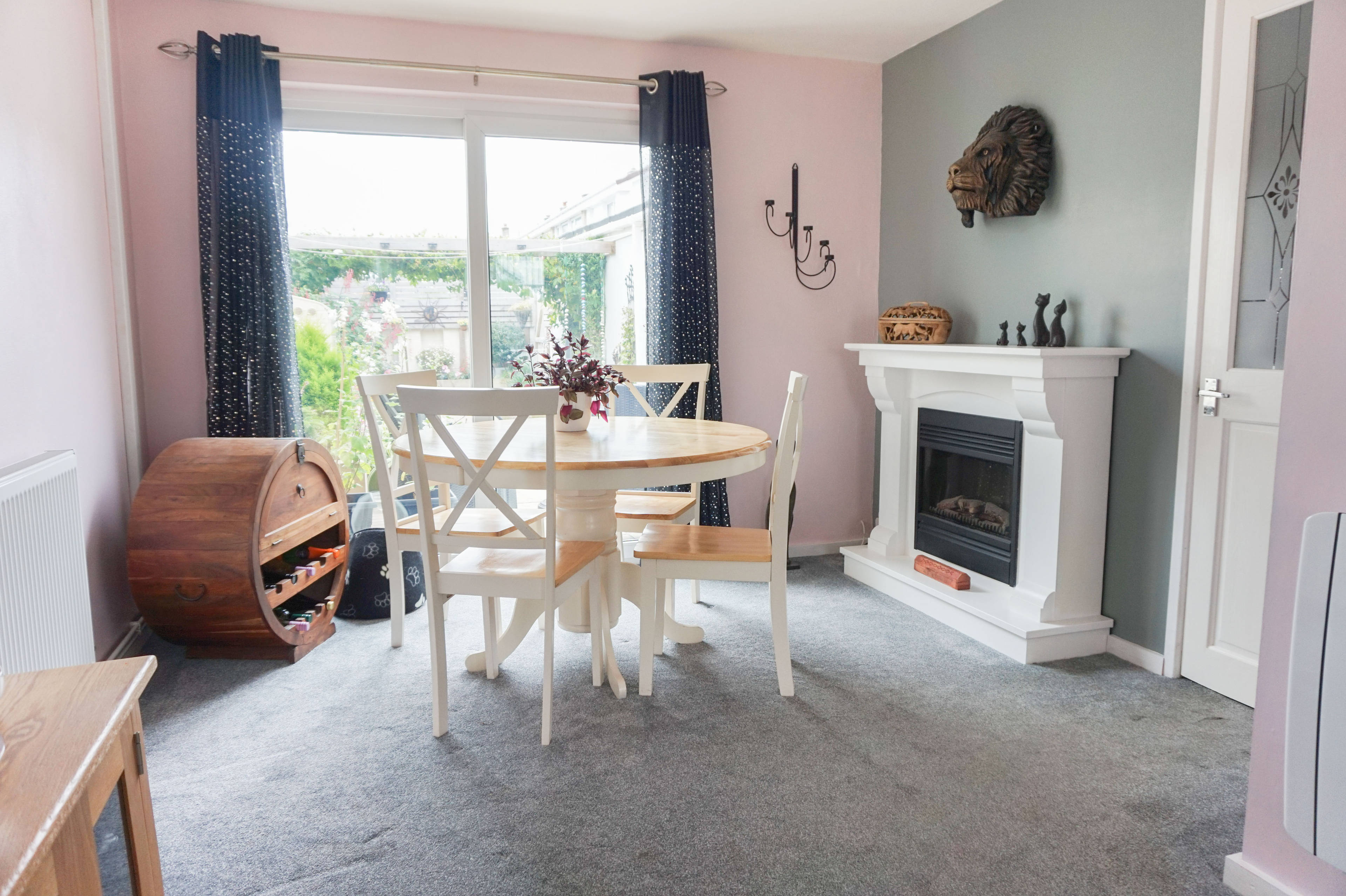 Lounge/Dining Room