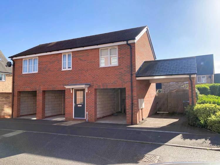 2 bedroom detached house