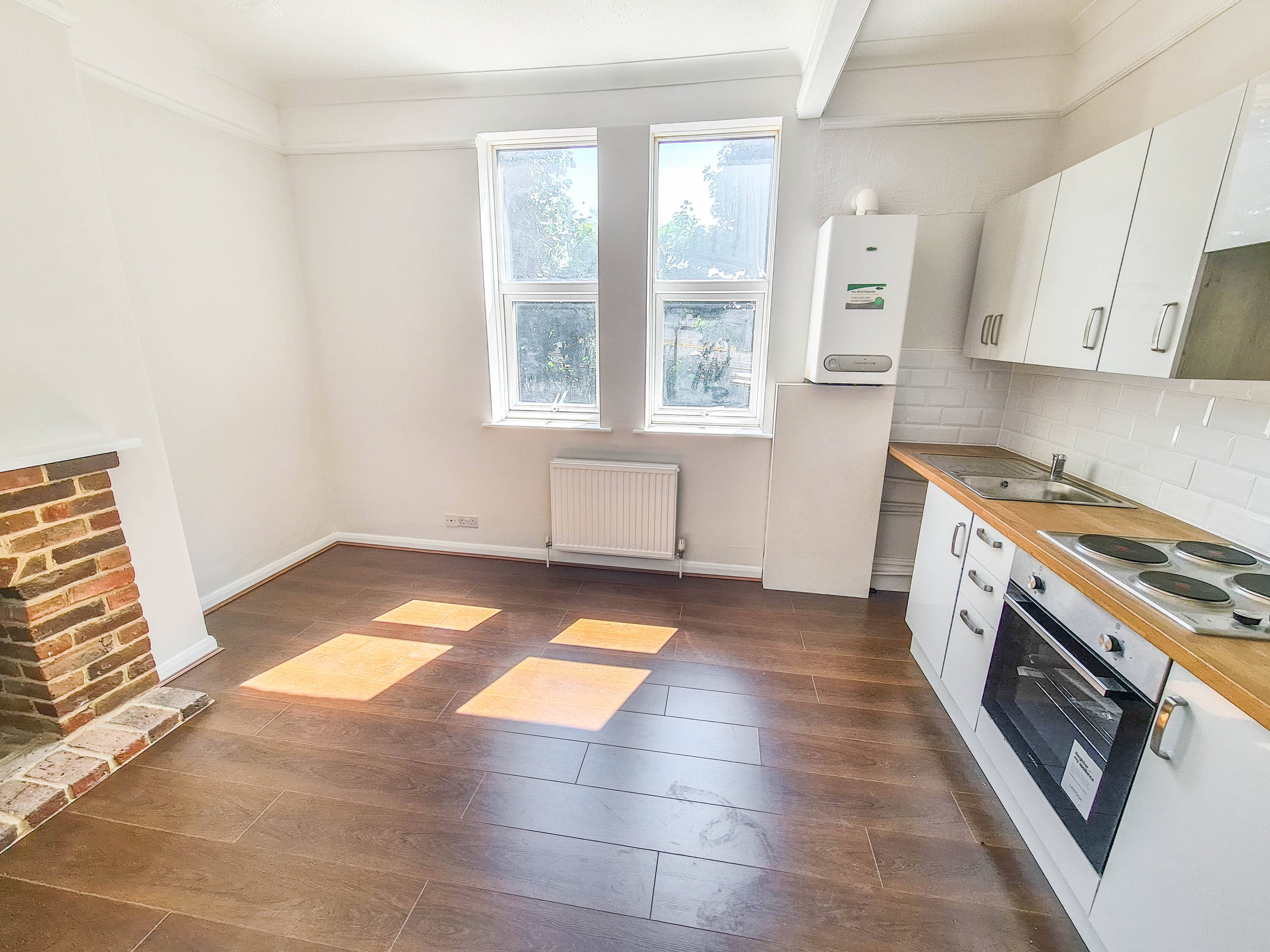 Lounge / Kitchen