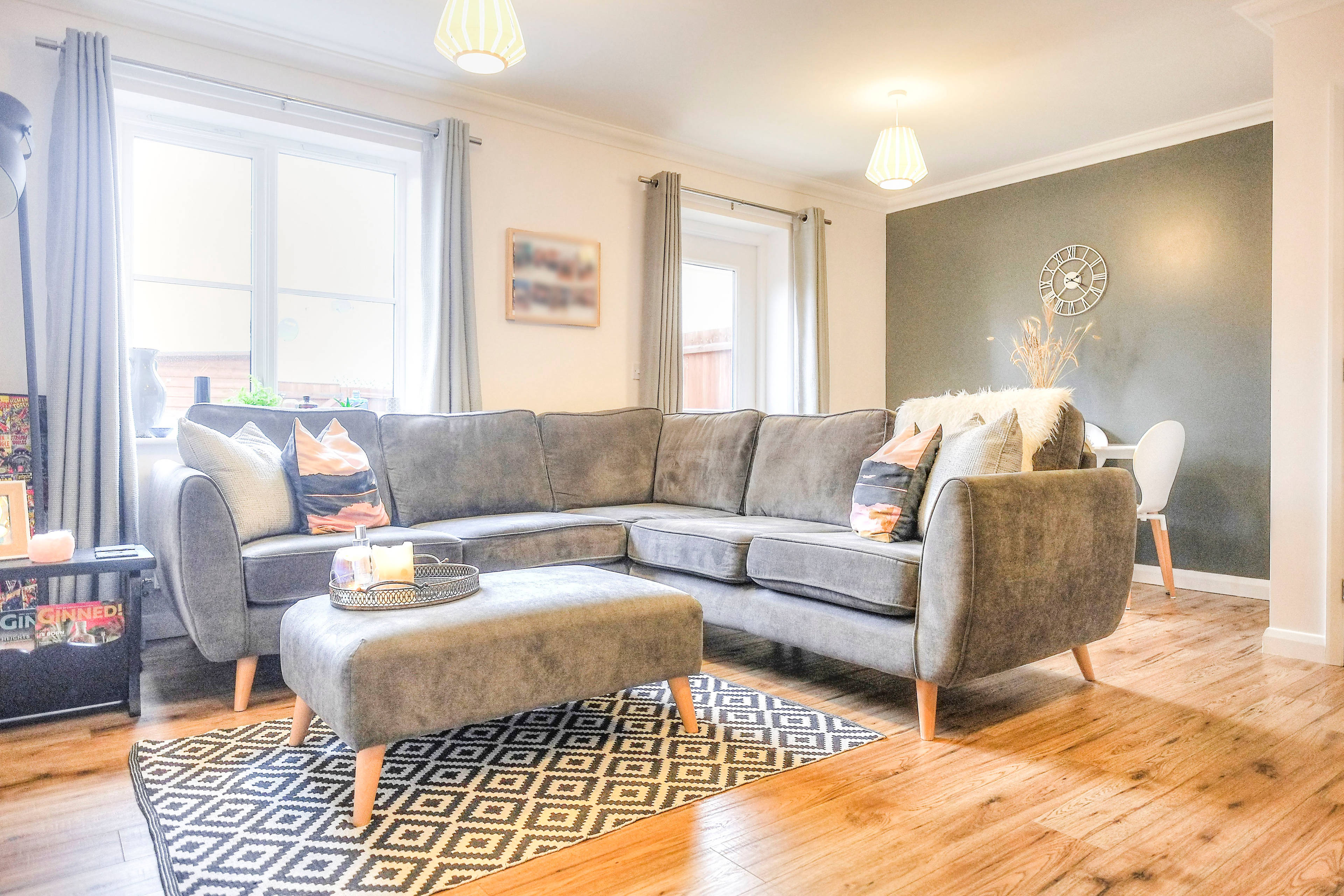 Lounge/Dining Room