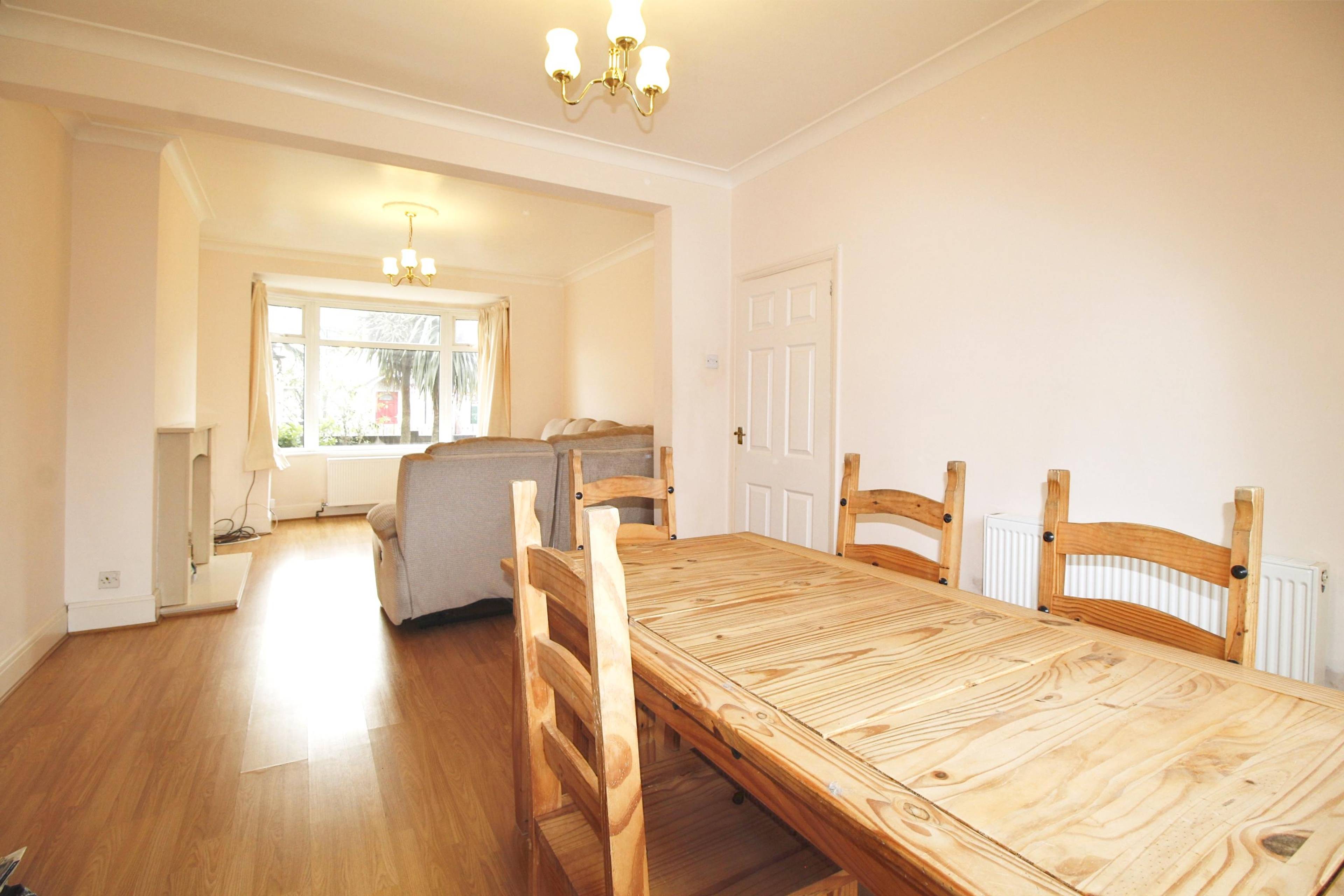 Lounge/Dining Room