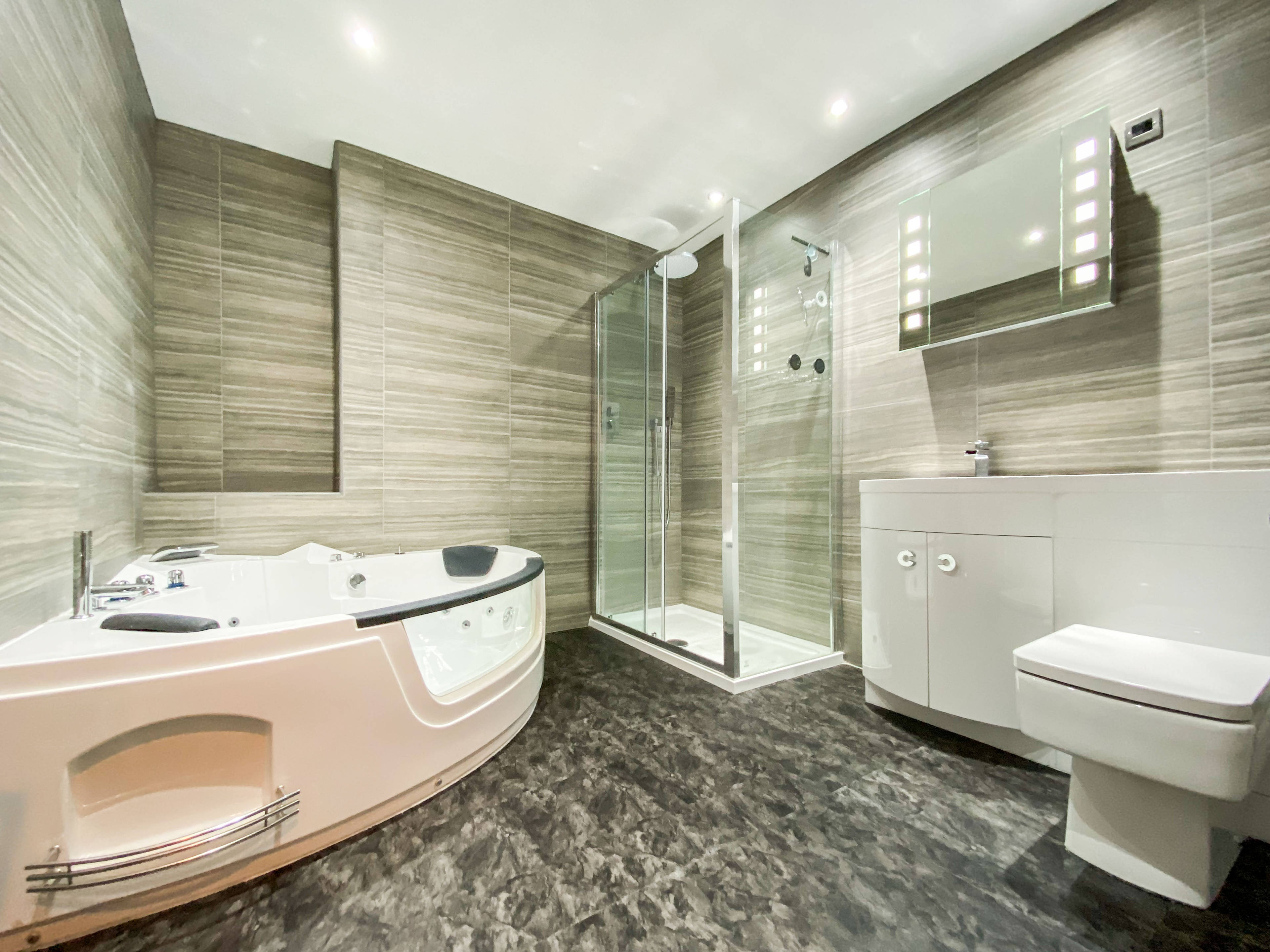 Master En-suite