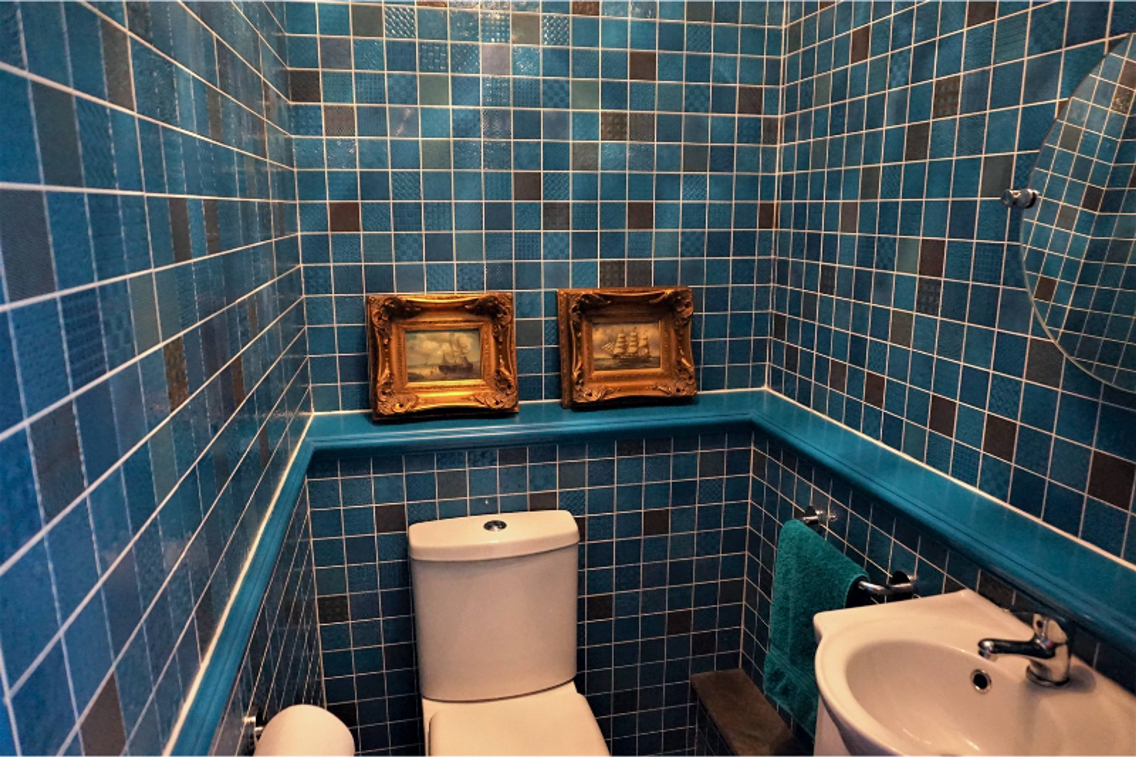 Cloak Room