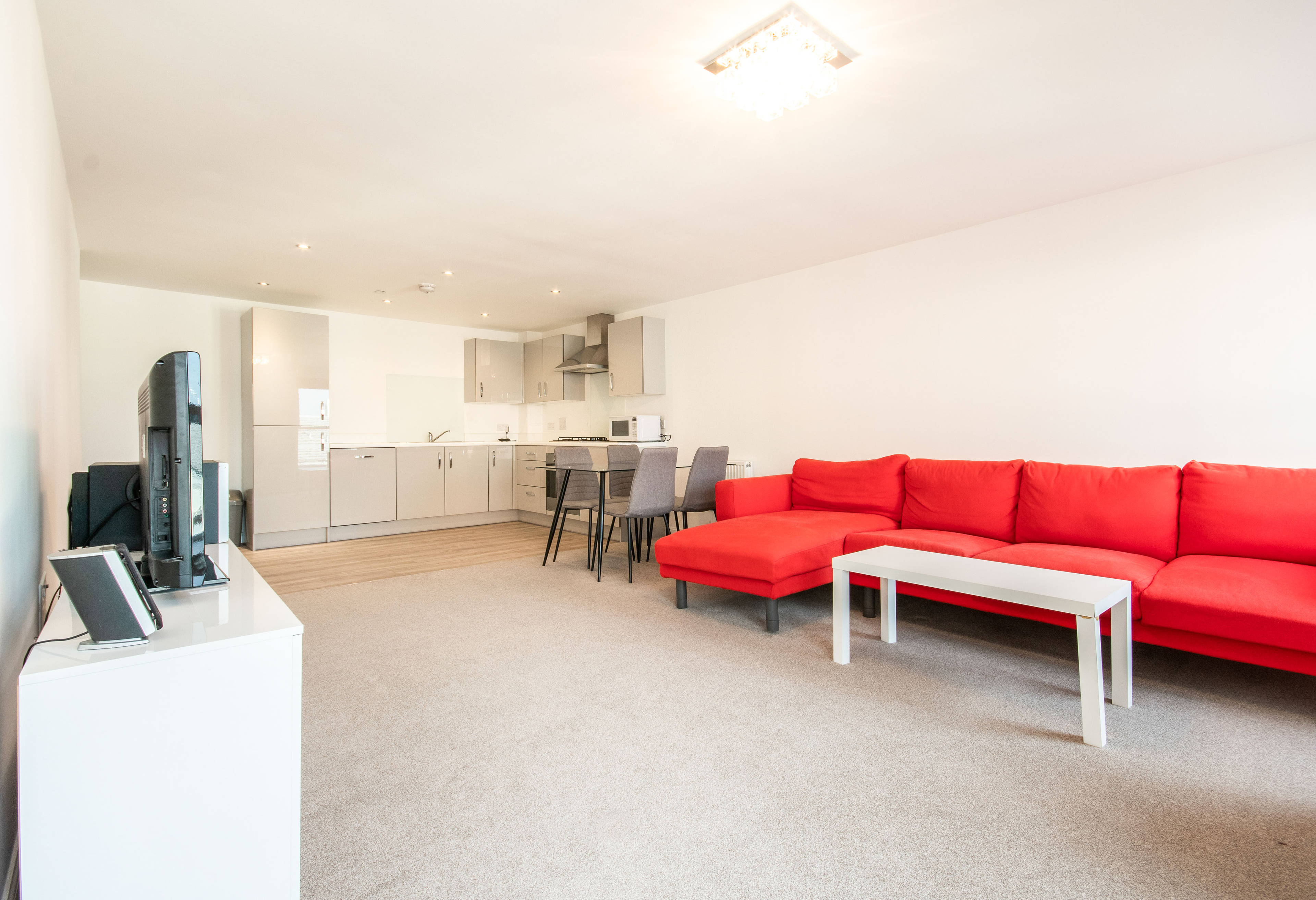 Lounge / Kitchen