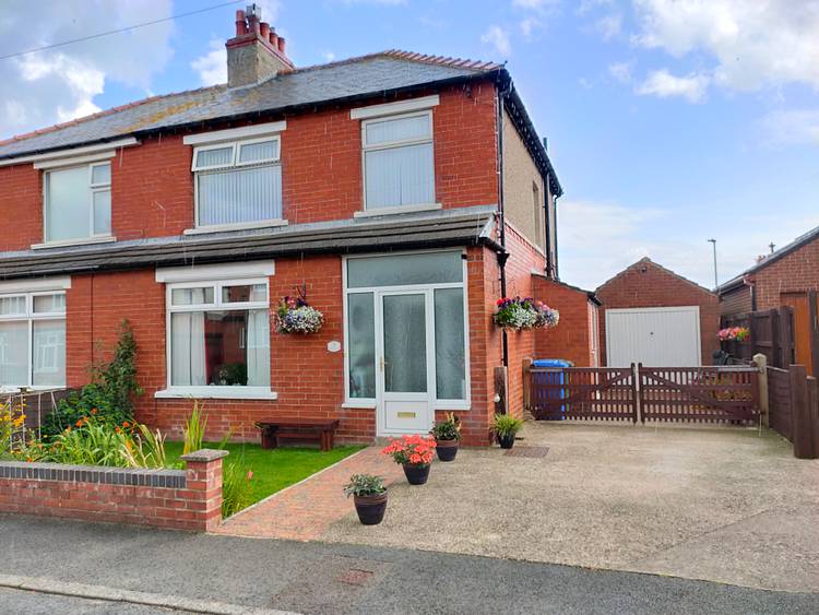 3 bedroom semi-detached house