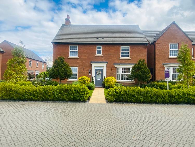 4 bedroom detached house