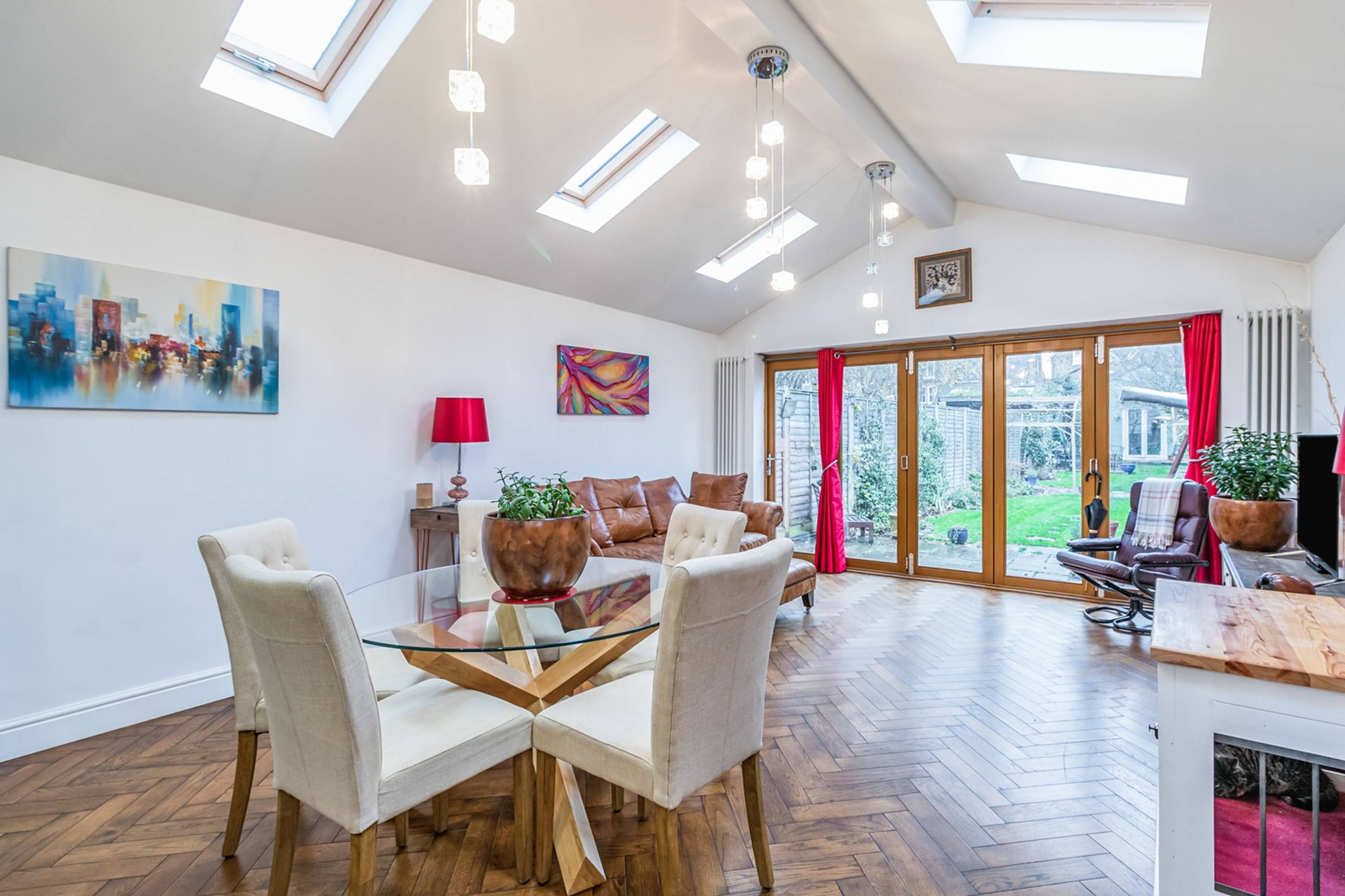 Lounge/Dining Room