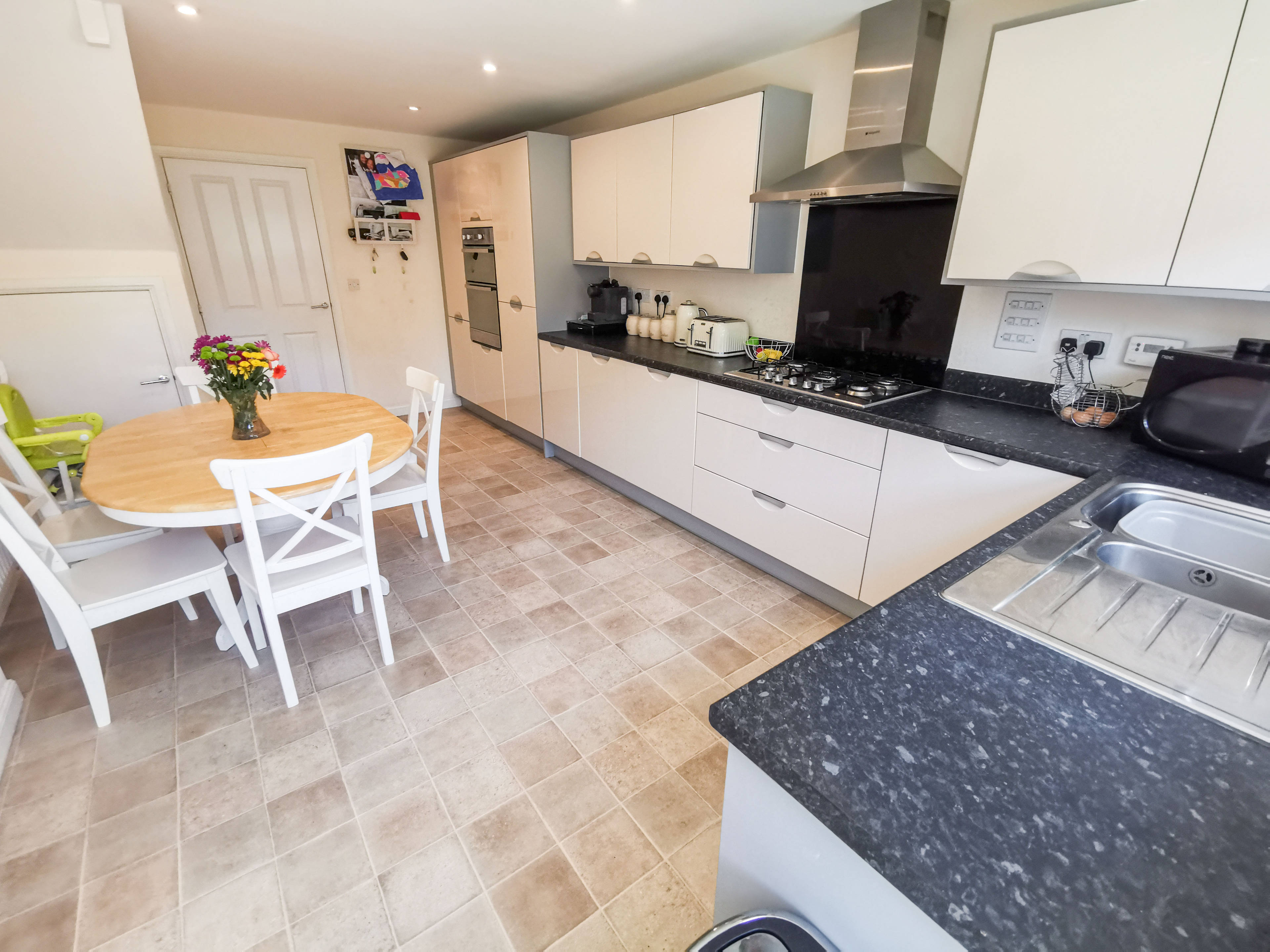 Kitchen/Breakfast