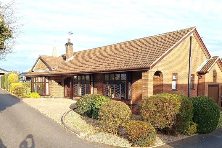 4 bedroom detached bungalow