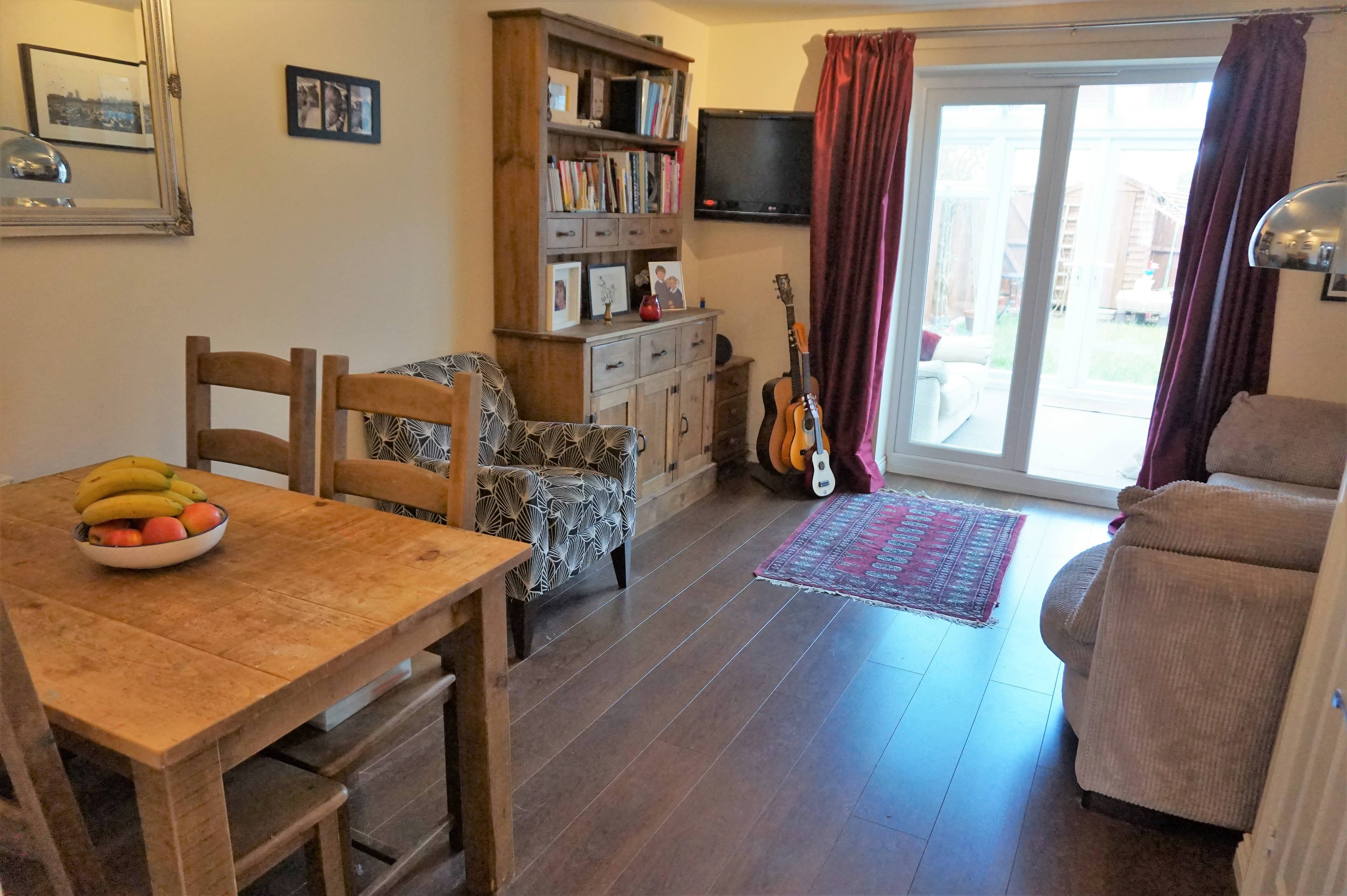 Lounge/Dining Room