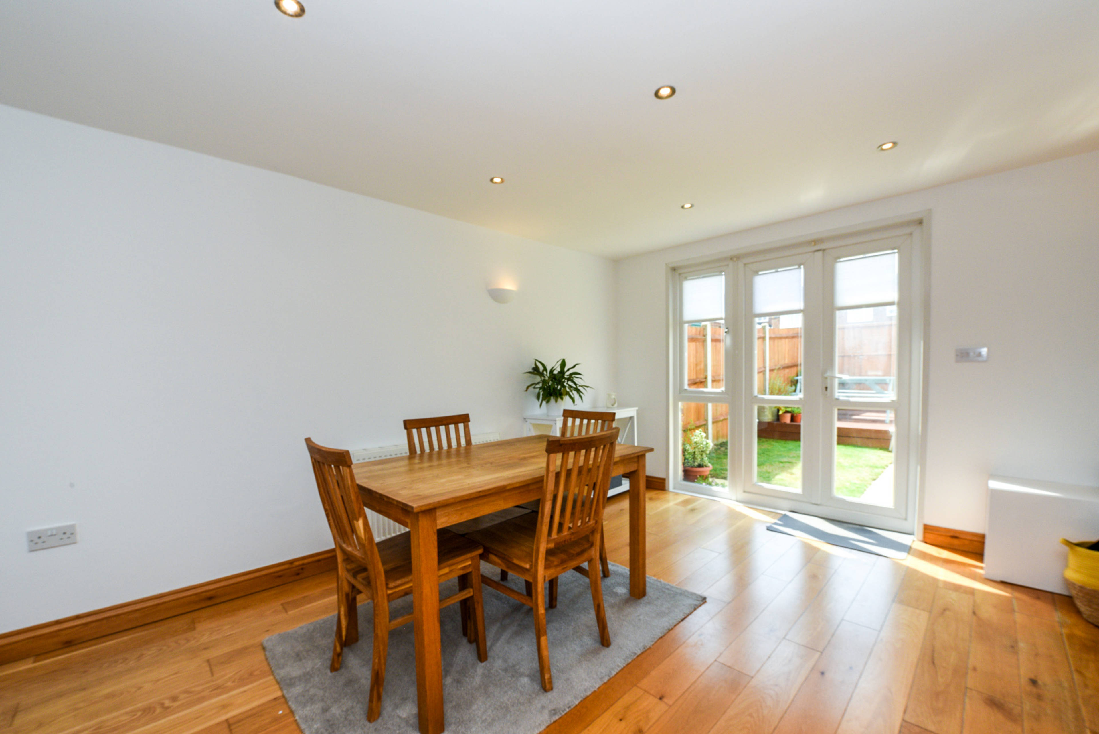 Lounge/Dining Room