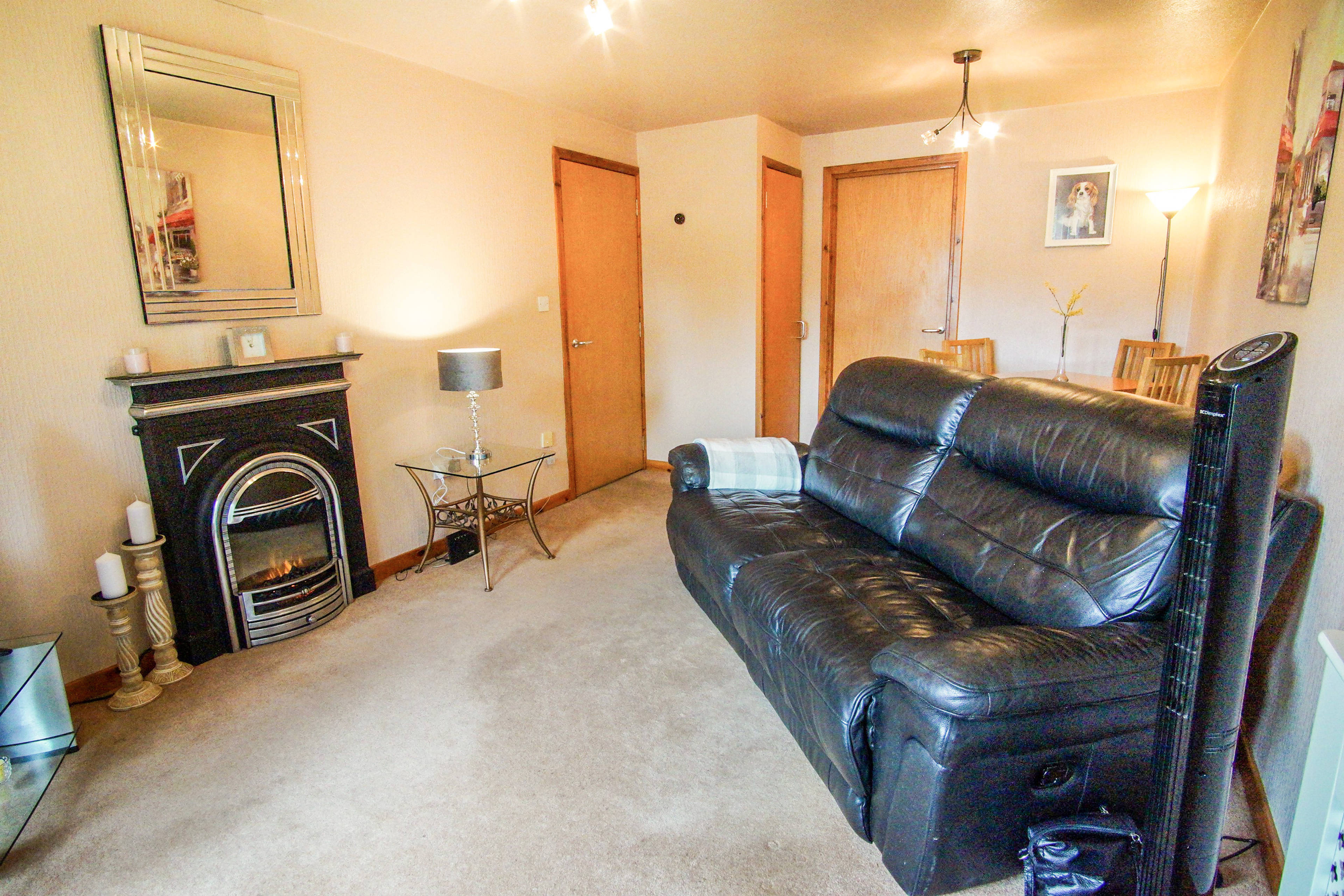 Lounge/Dining Room