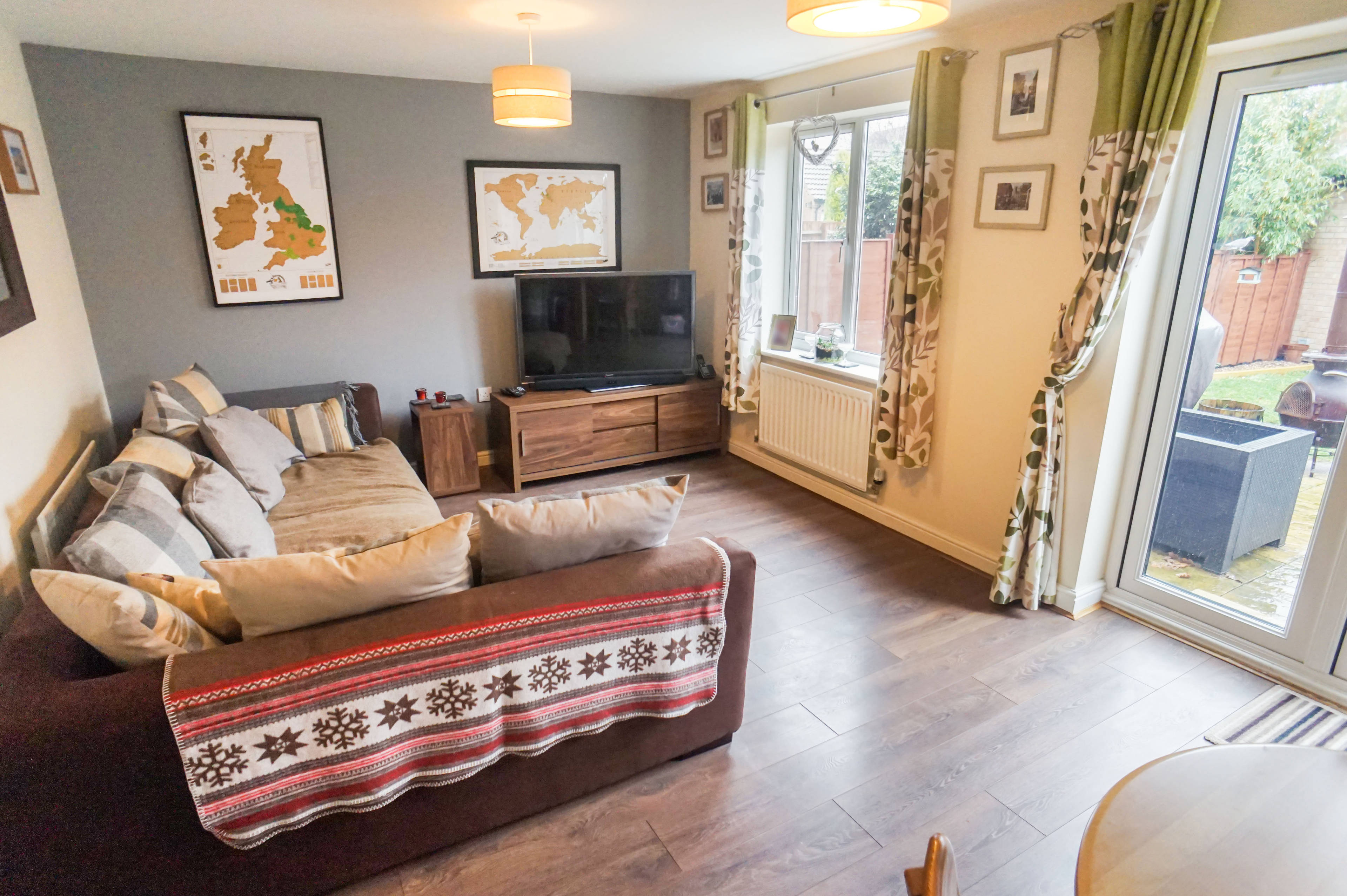Lounge/Dining Room