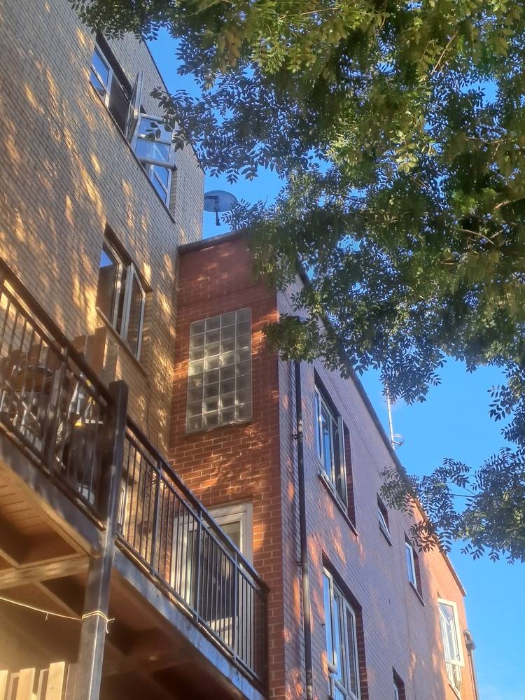 3 bedroom maisonette