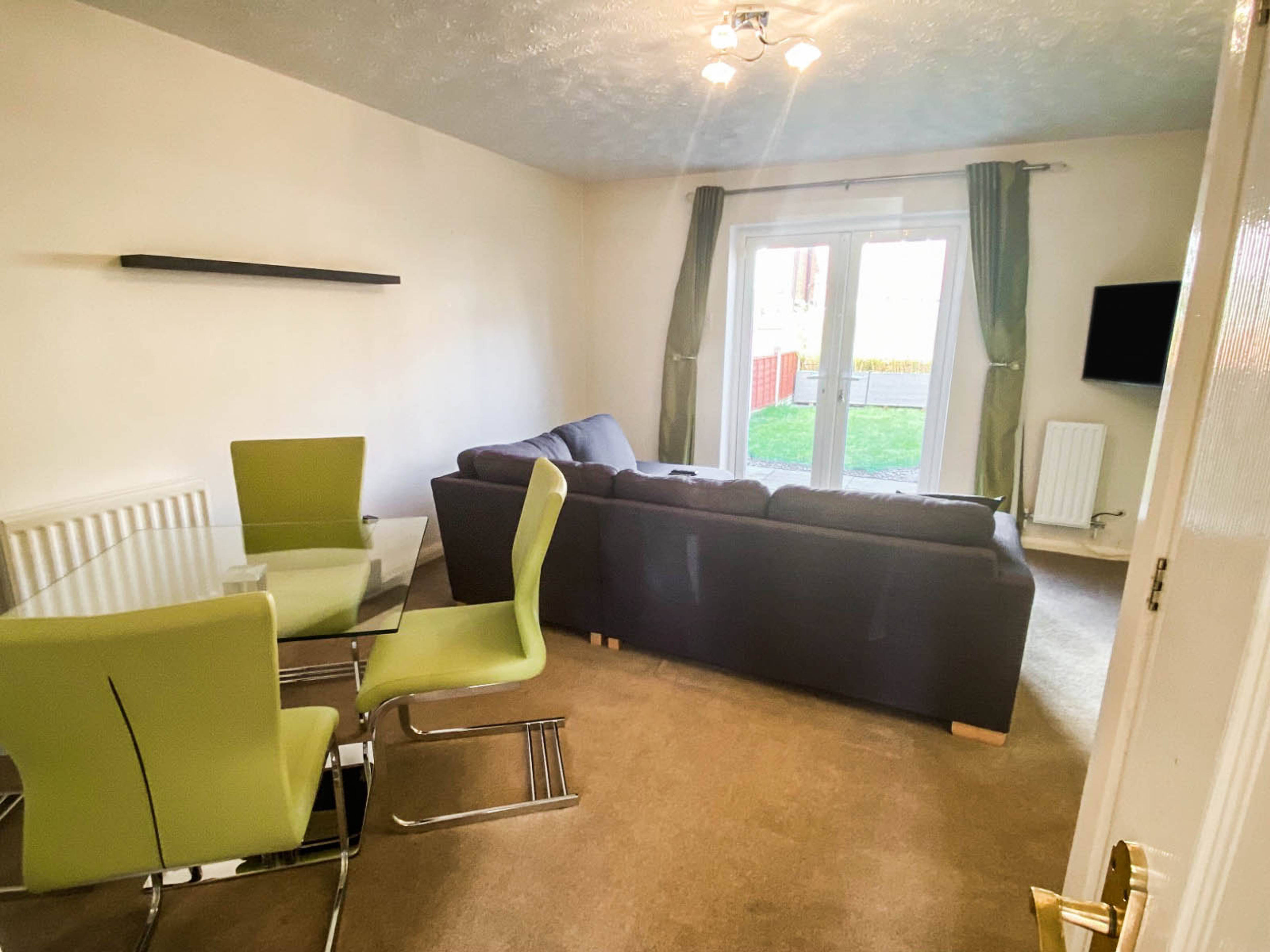 Lounge/Dining Room