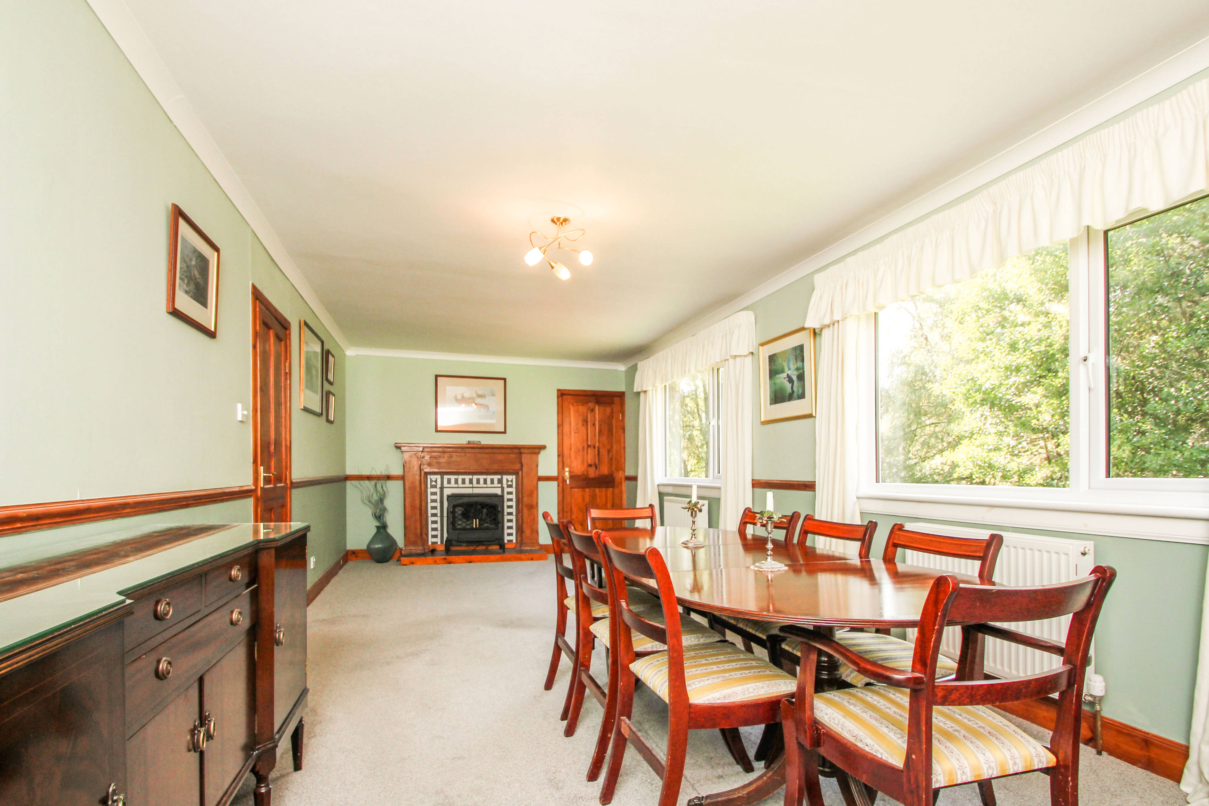 Lounge/Dining Room