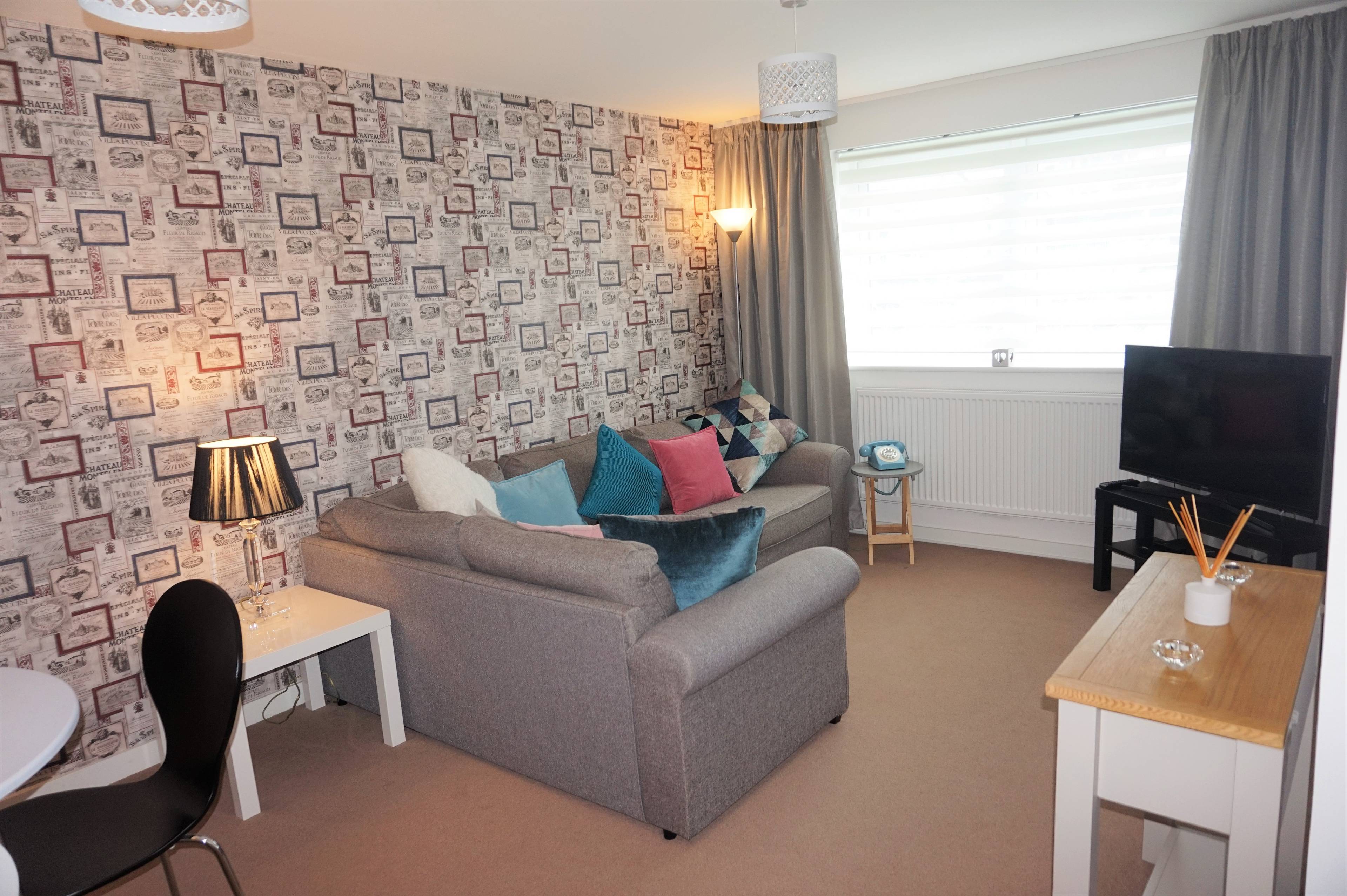 Lounge/Dining Room