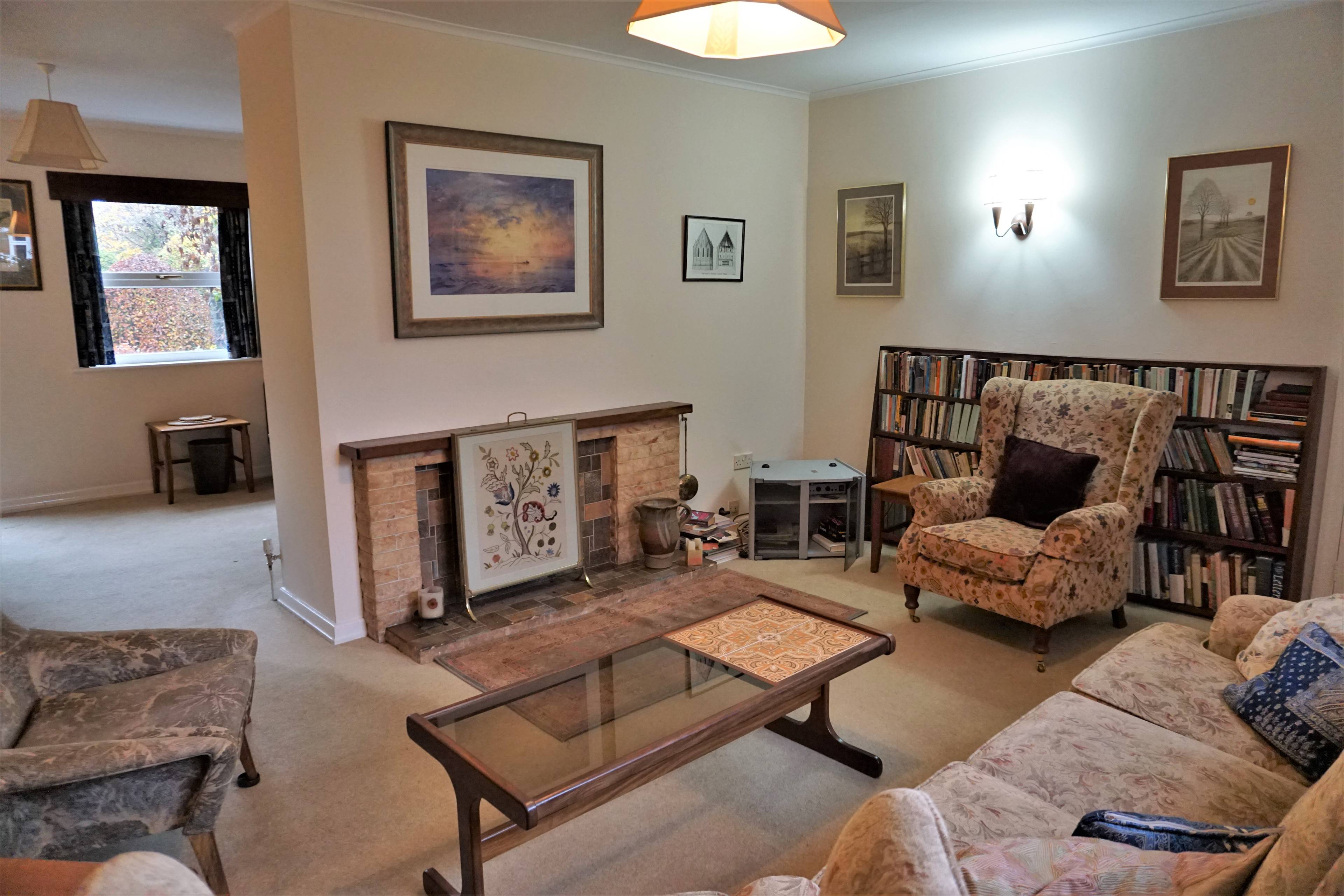 Lounge/Dining Room