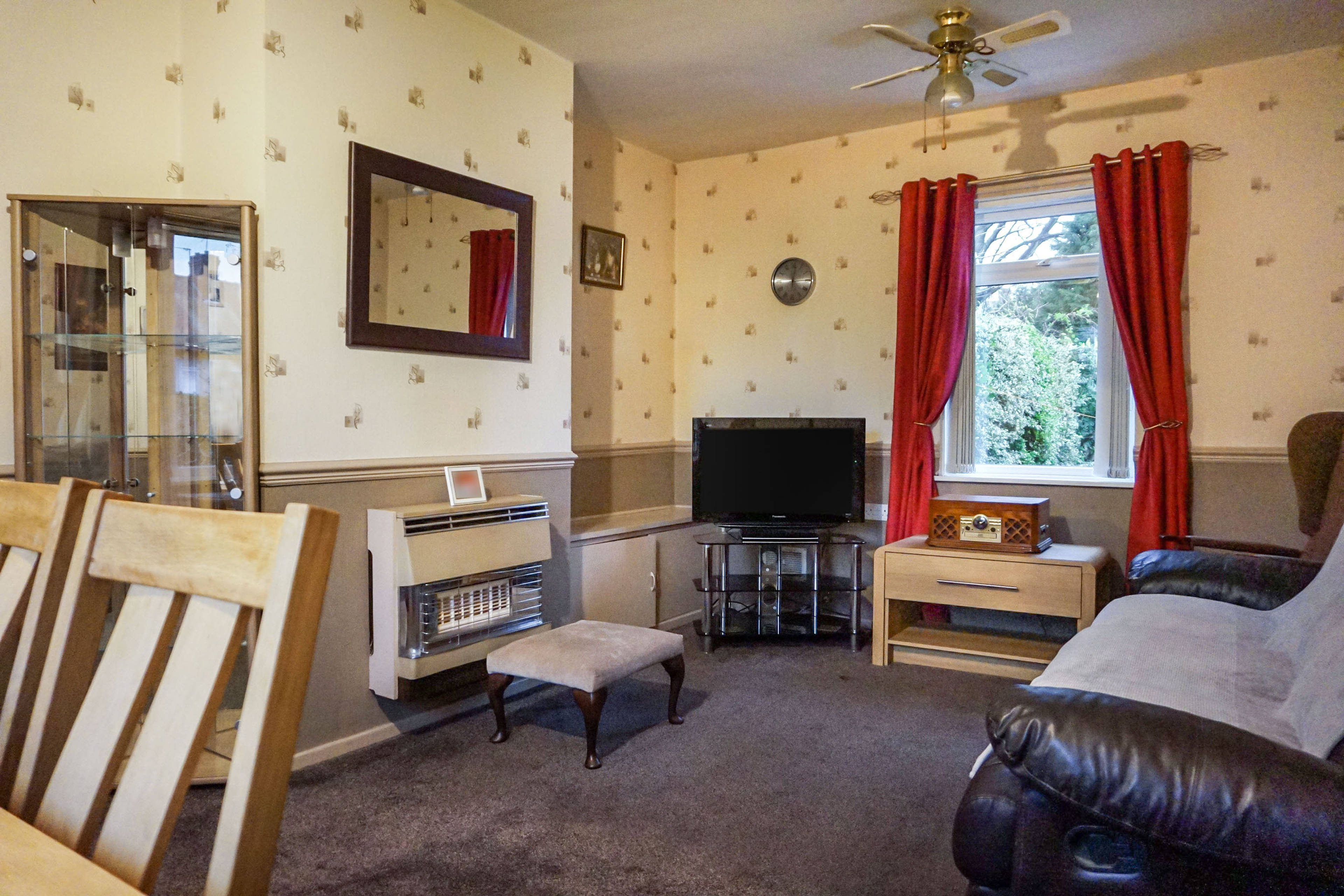 Lounge/Dining Room