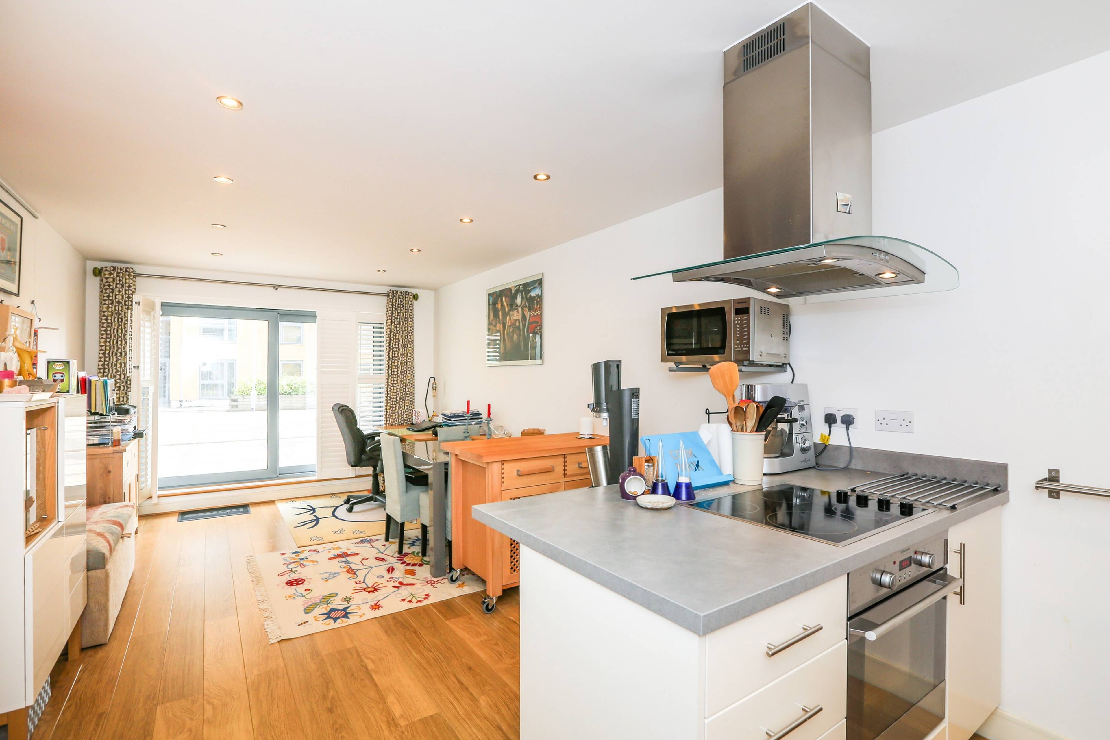 Lounge / Kitchen