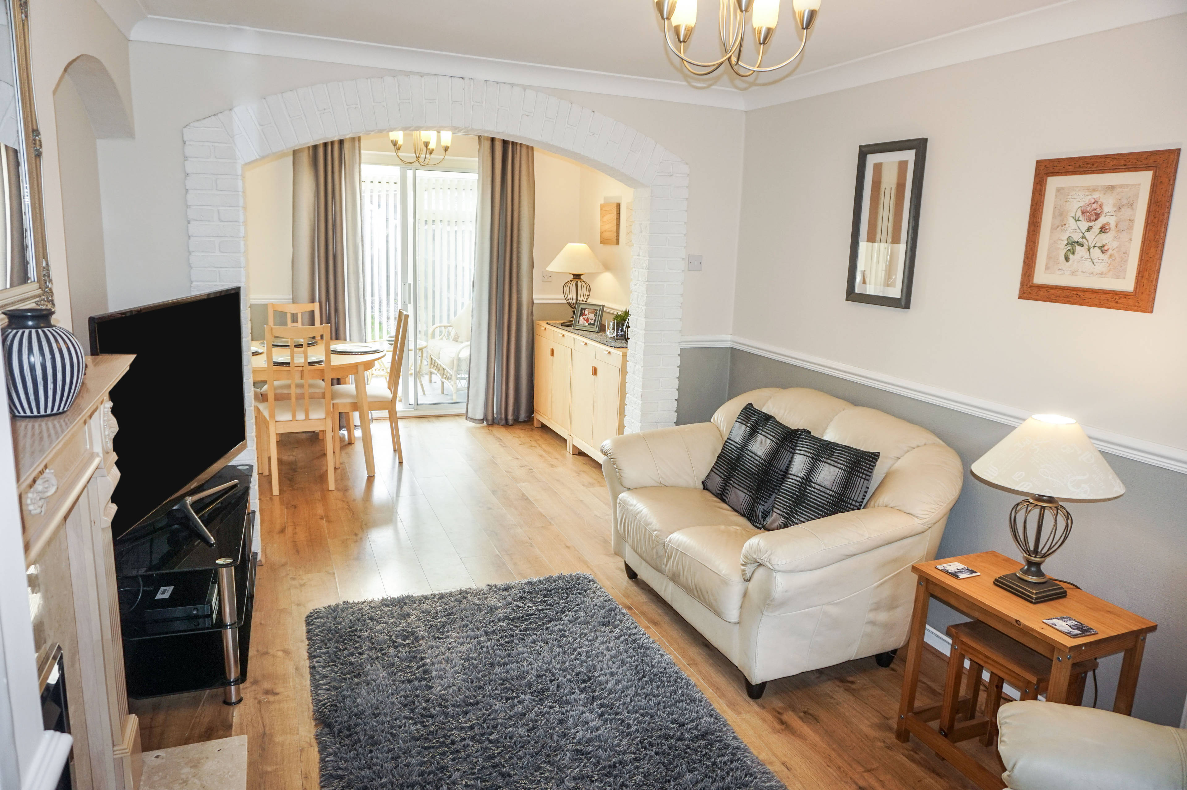 Lounge/Dining Room
