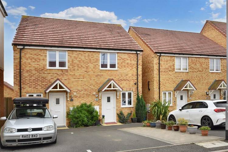 2 bedroom semi-detached house