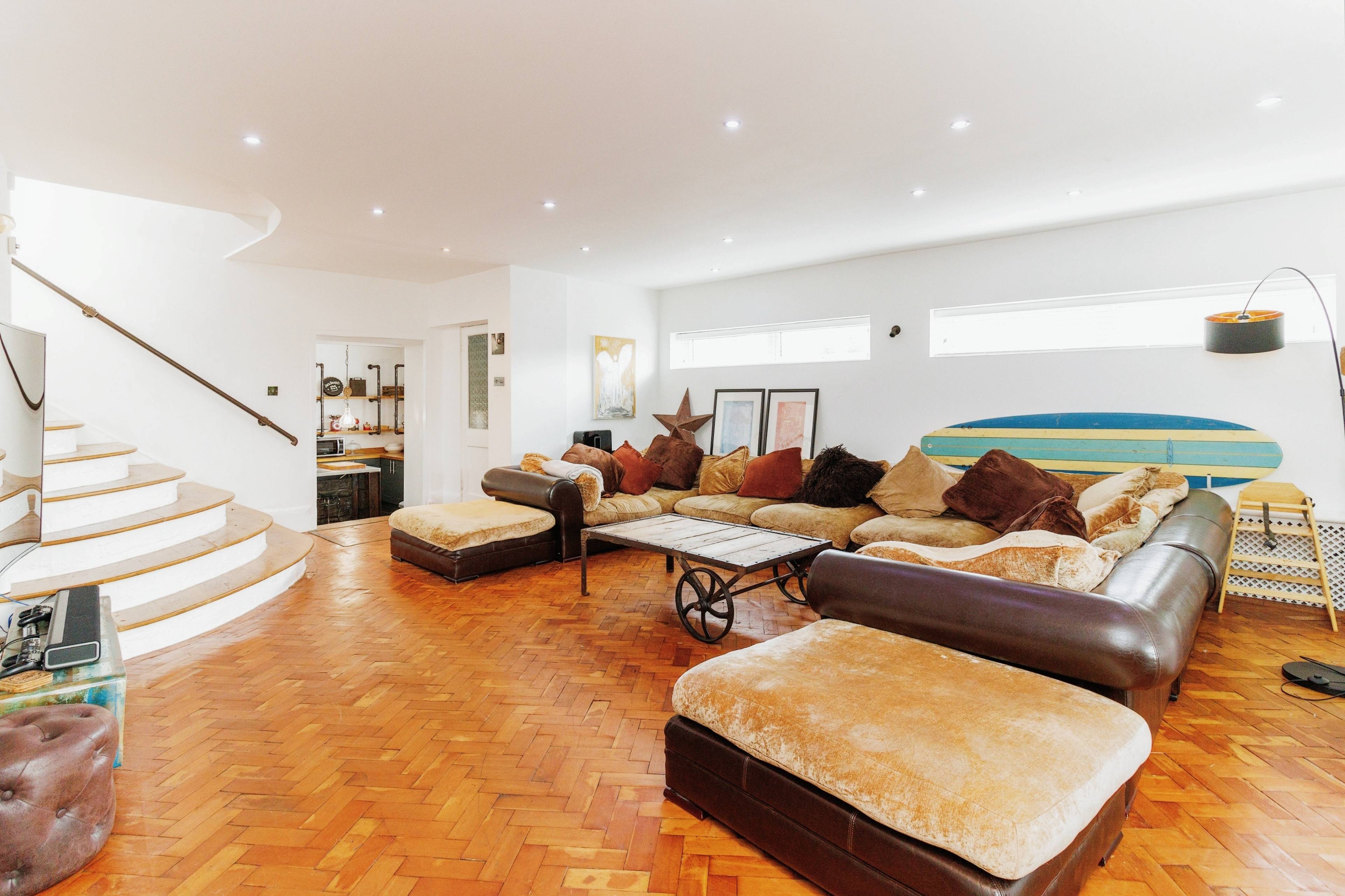 Lounge/Dining Room