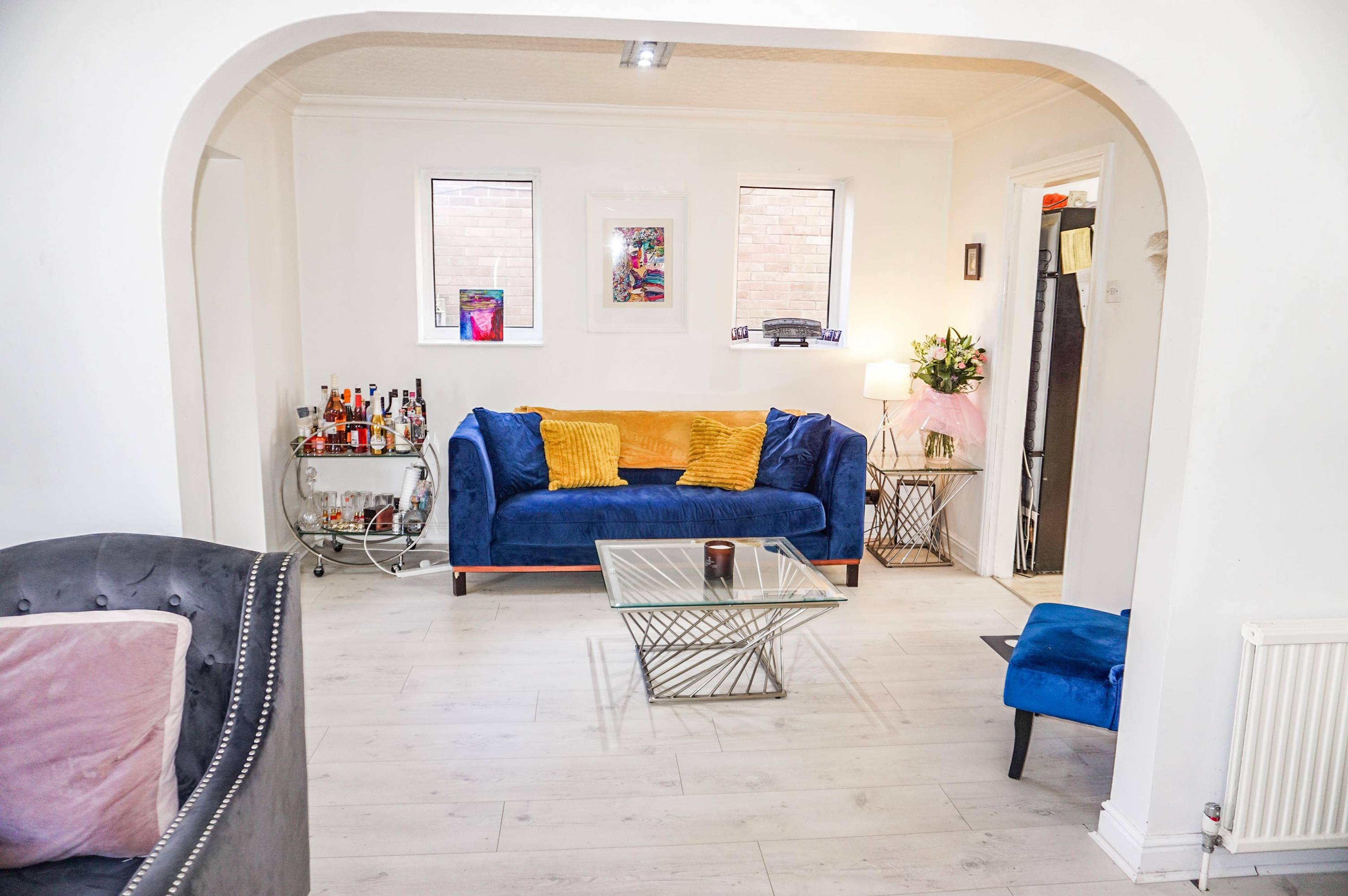 Lounge/Dining Room