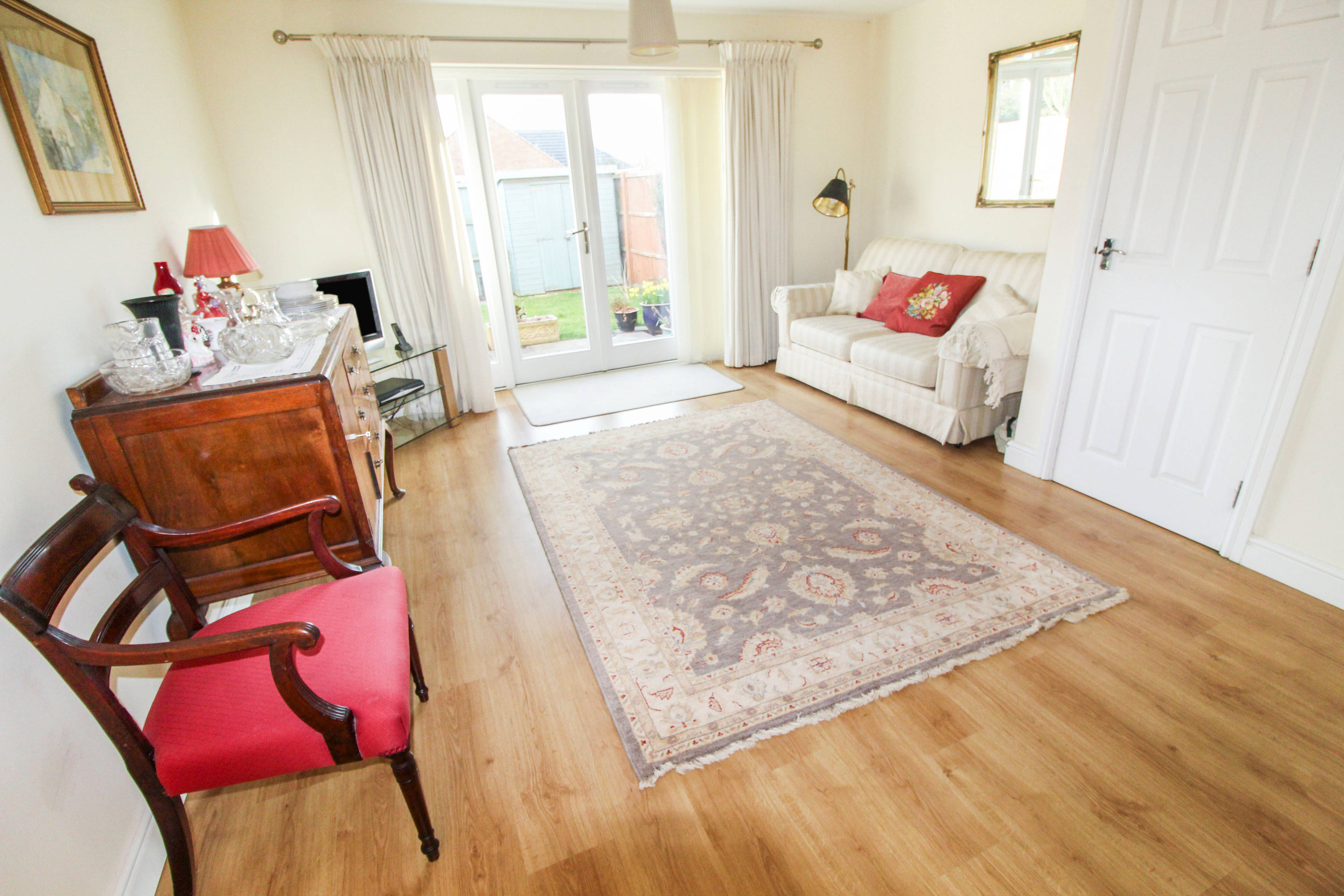 Lounge/Dining Room