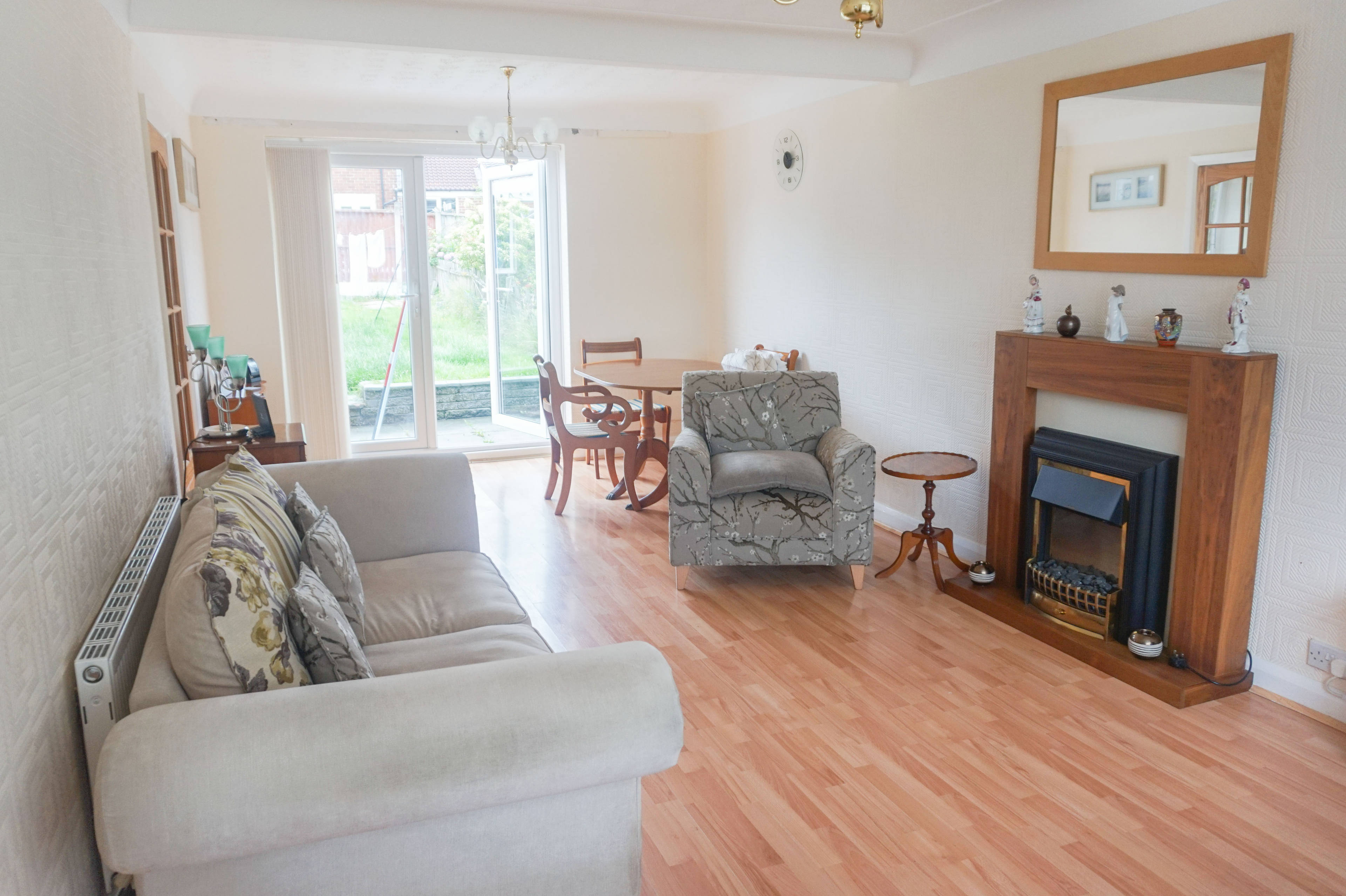 Lounge/Dining Room