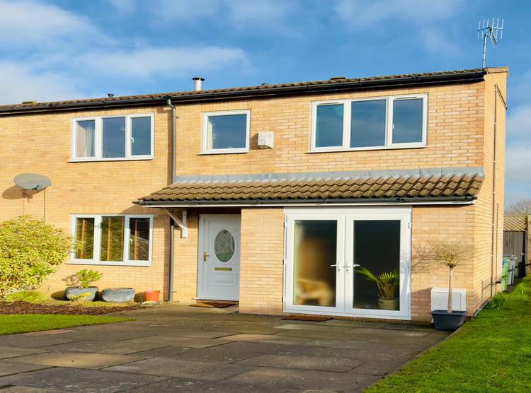 4 bedroom semi-detached house