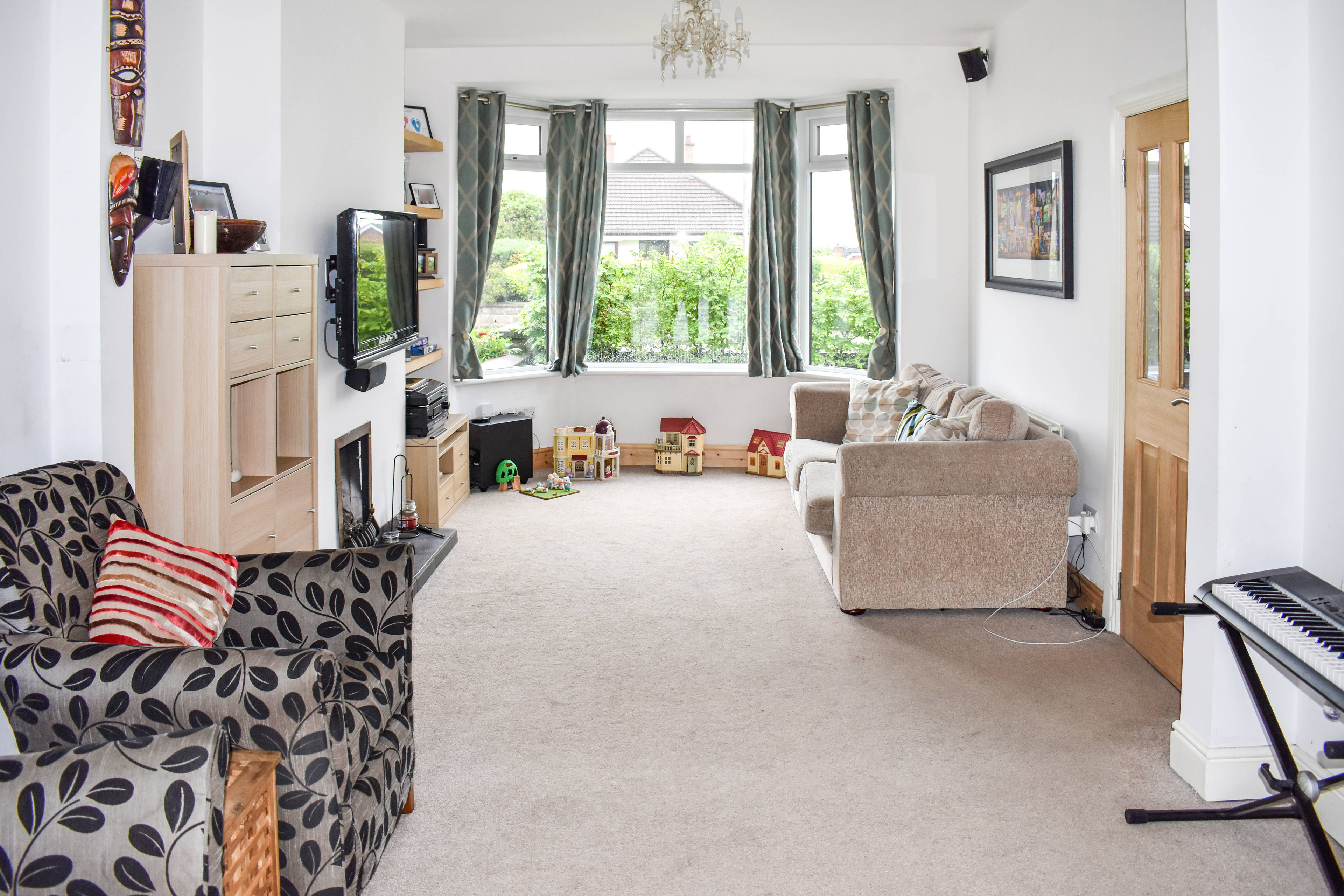 Lounge/Dining Room
