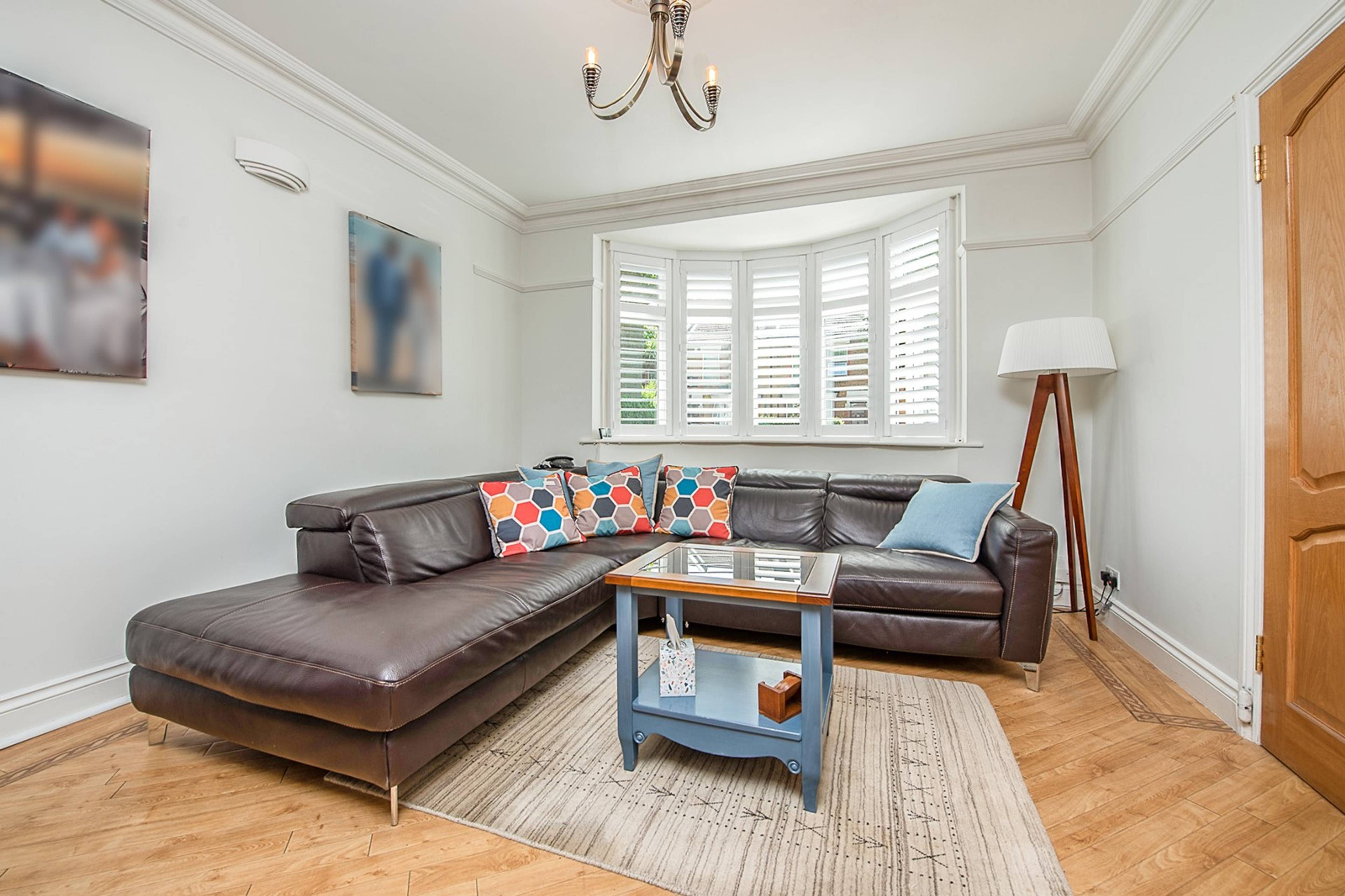 Lounge/Dining Room