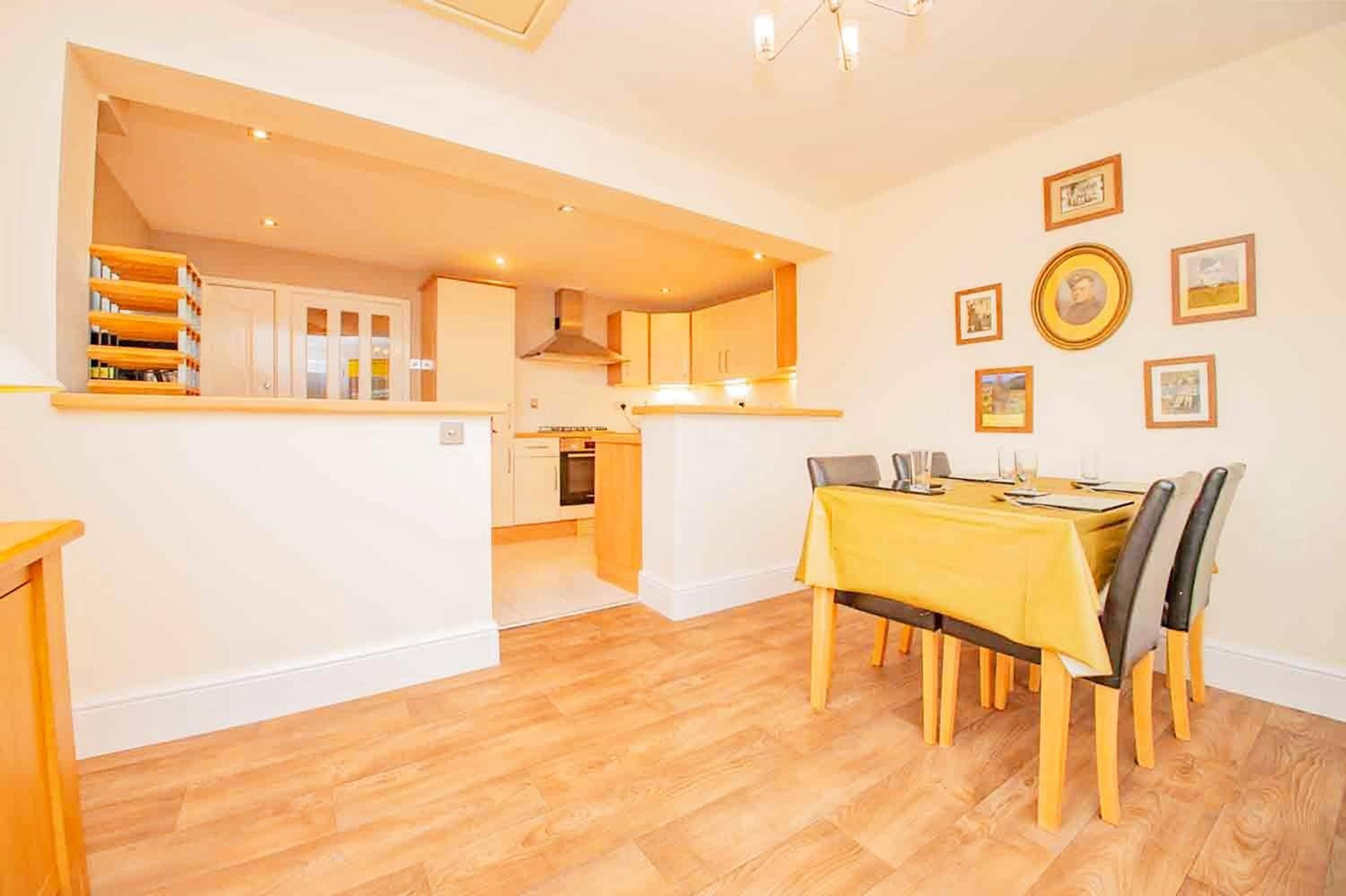 Kitchen/Dining Room