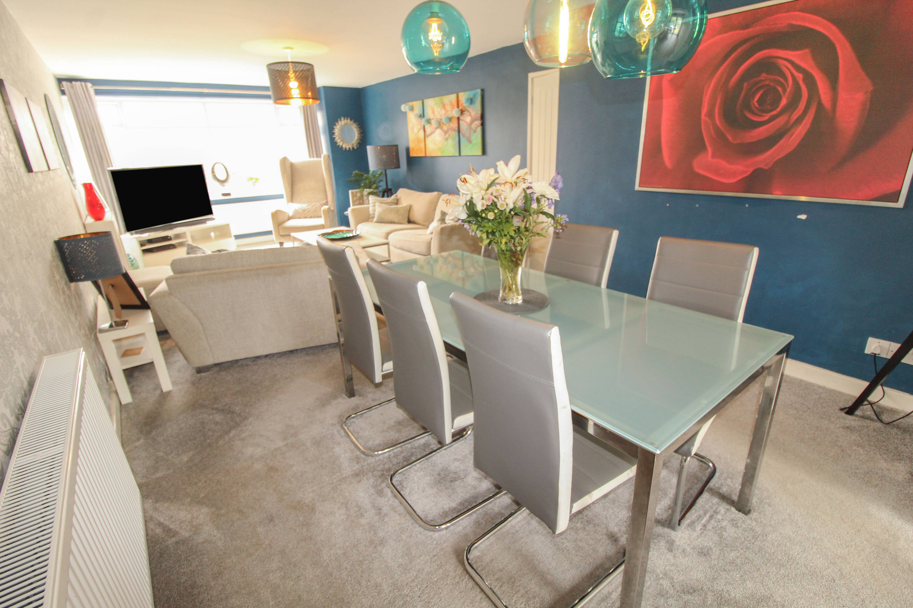 Lounge/Dining Room