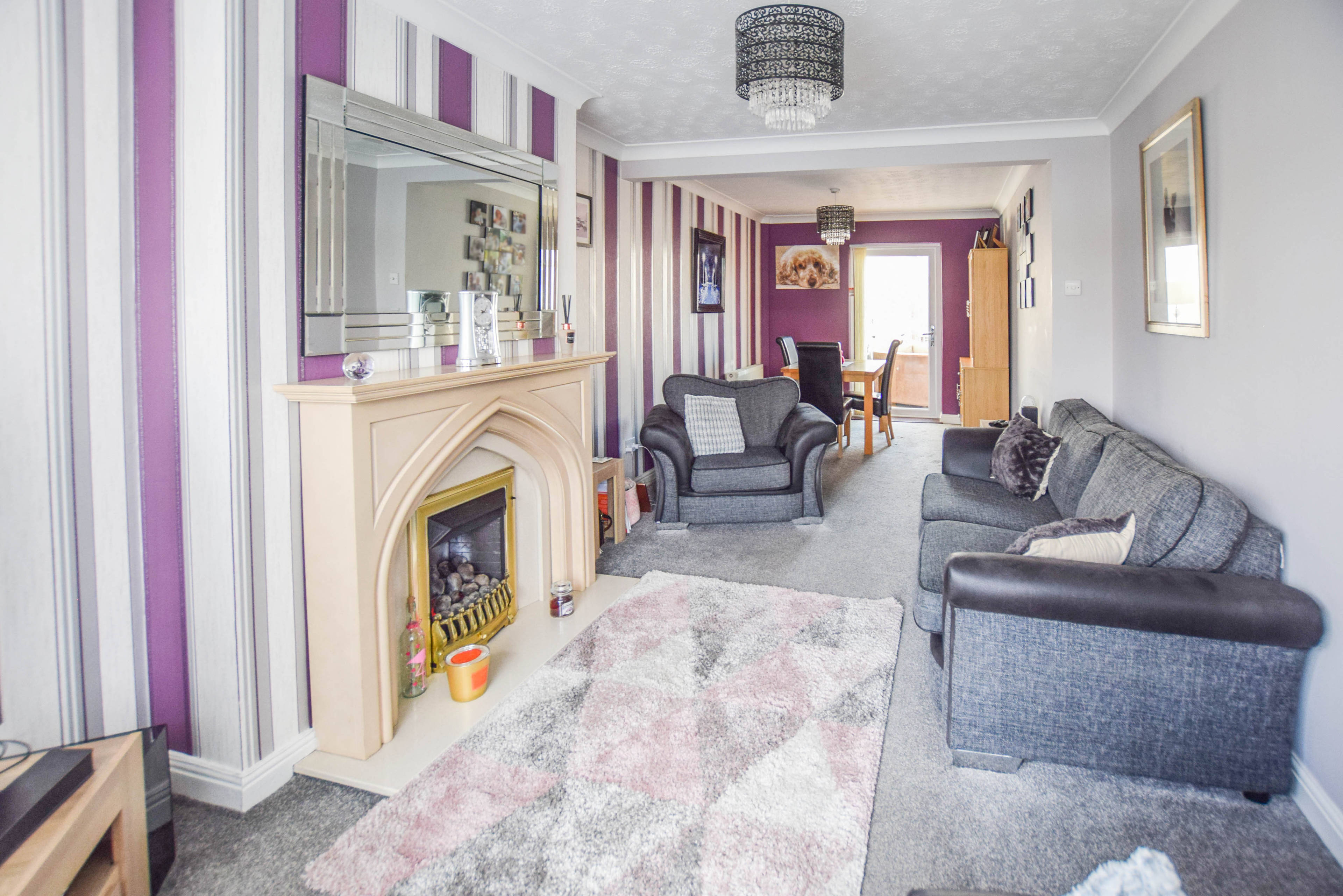 Lounge/Dining Room