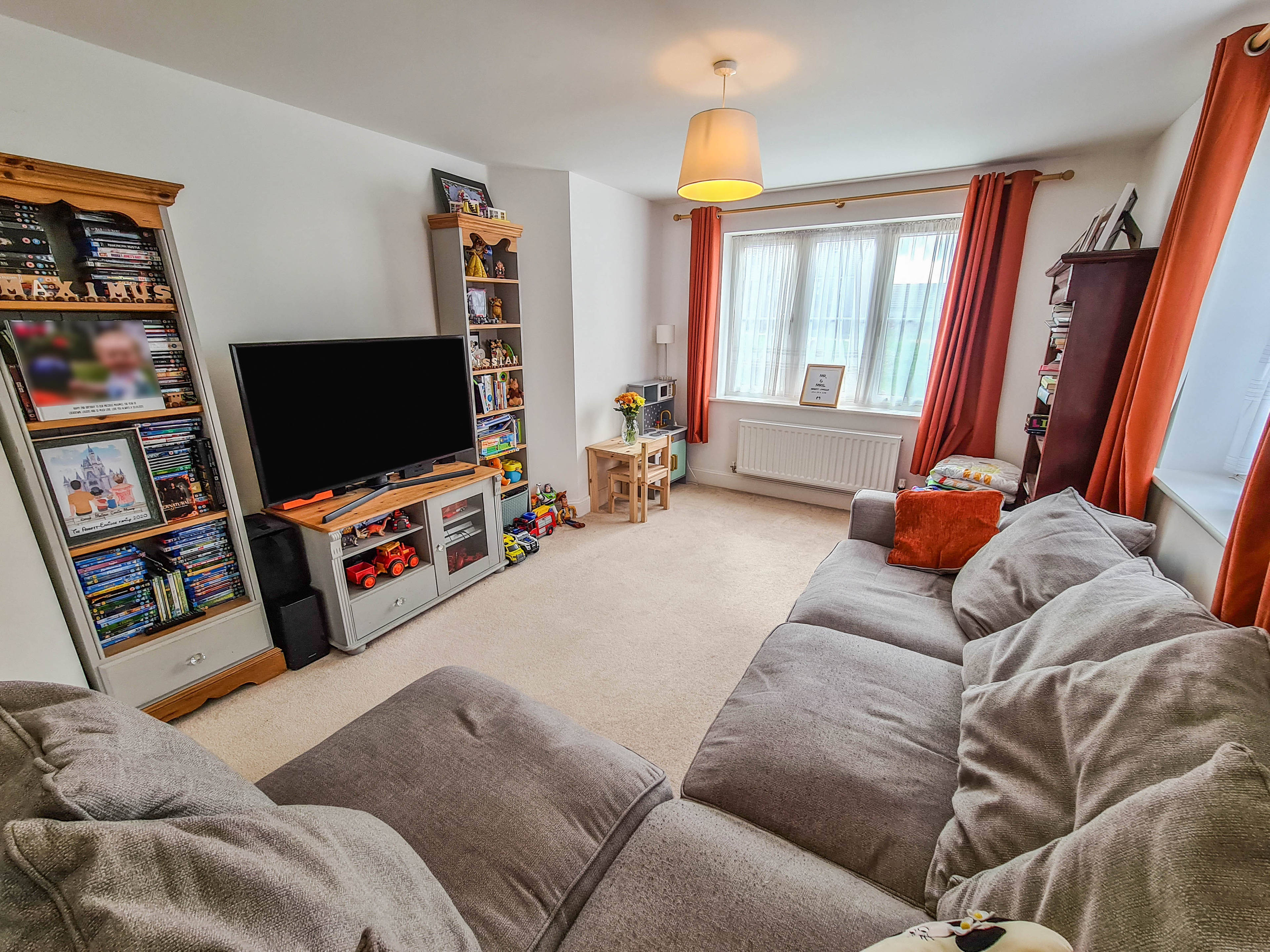 Lounge / Kitchen